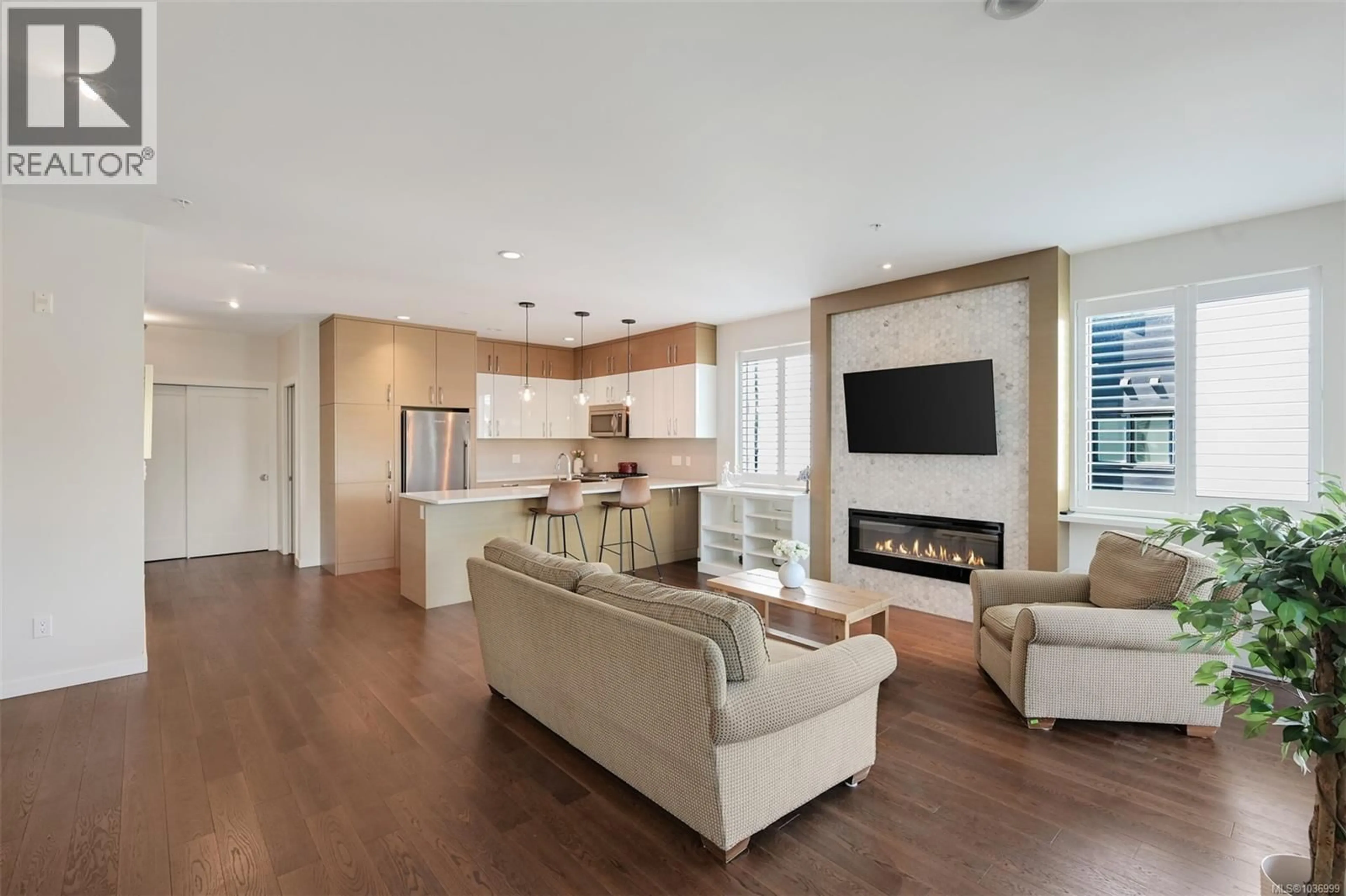 Unknown for 302 - 1014 PARK BOULEVARD, Victoria British Columbia V8V2T4