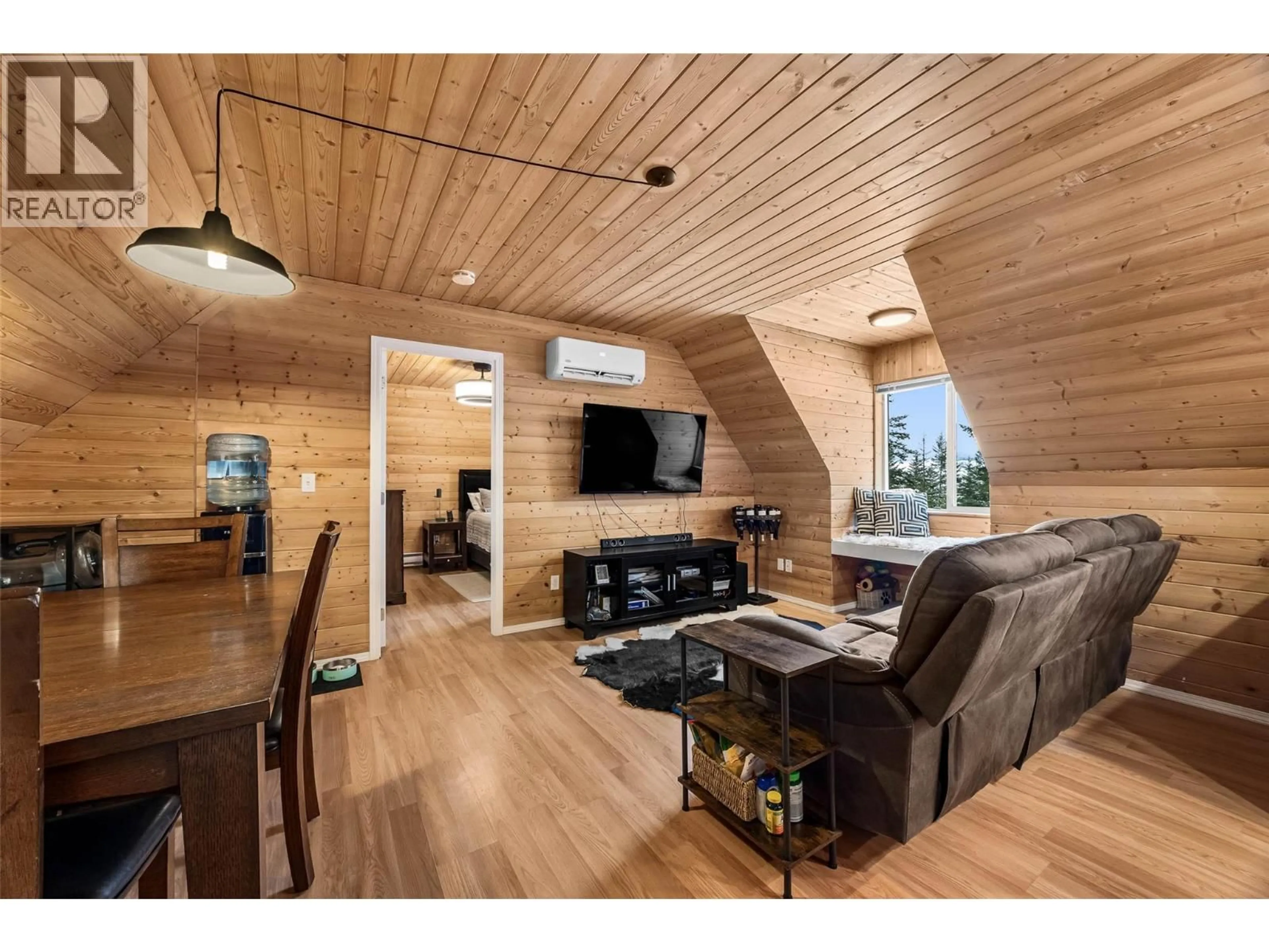 Home theater for 3744 GLENGROVE ROAD, Barriere British Columbia V0E2E0