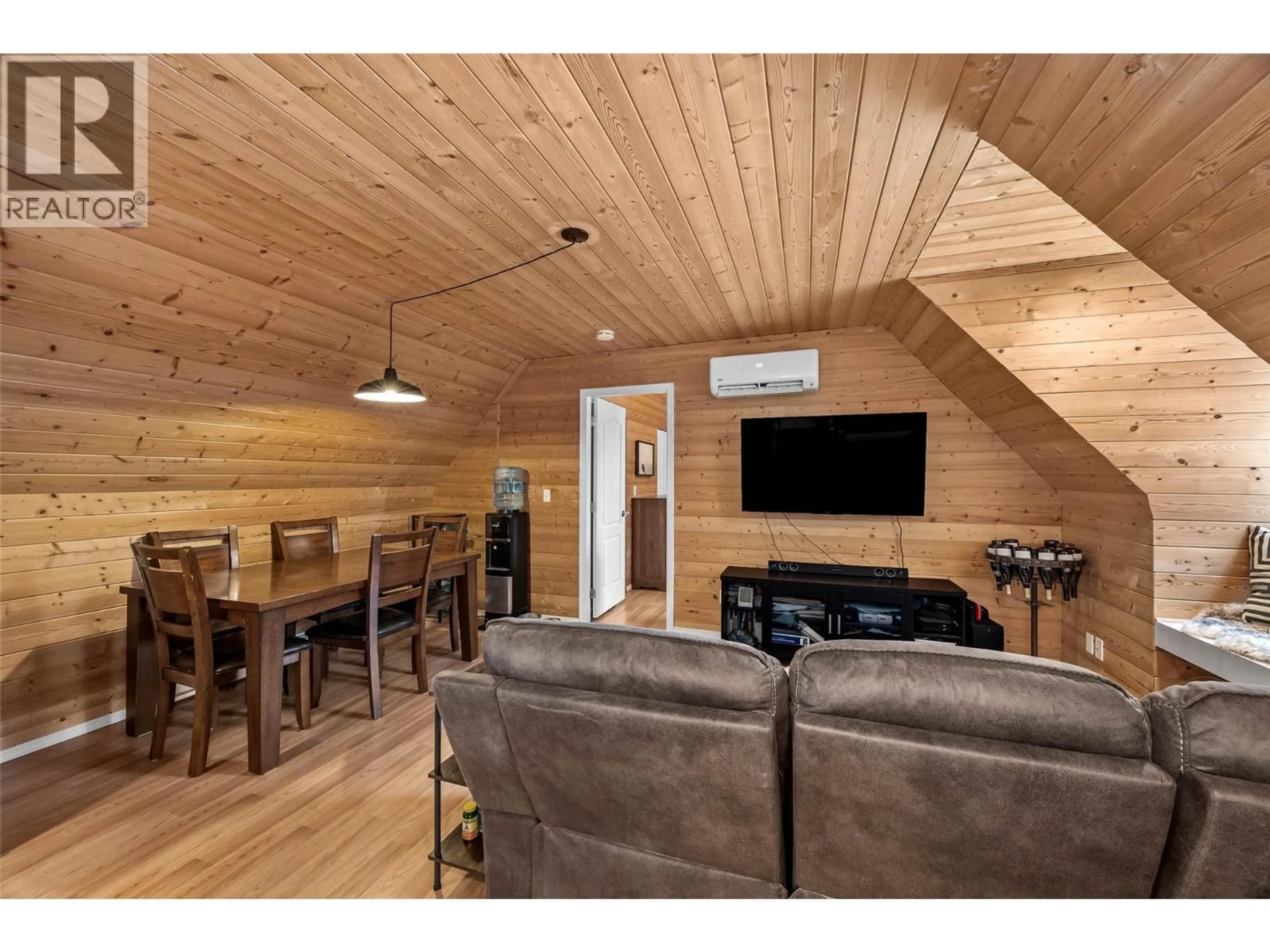 Home theater for 3744 GLENGROVE ROAD, Barriere British Columbia V0E2E0