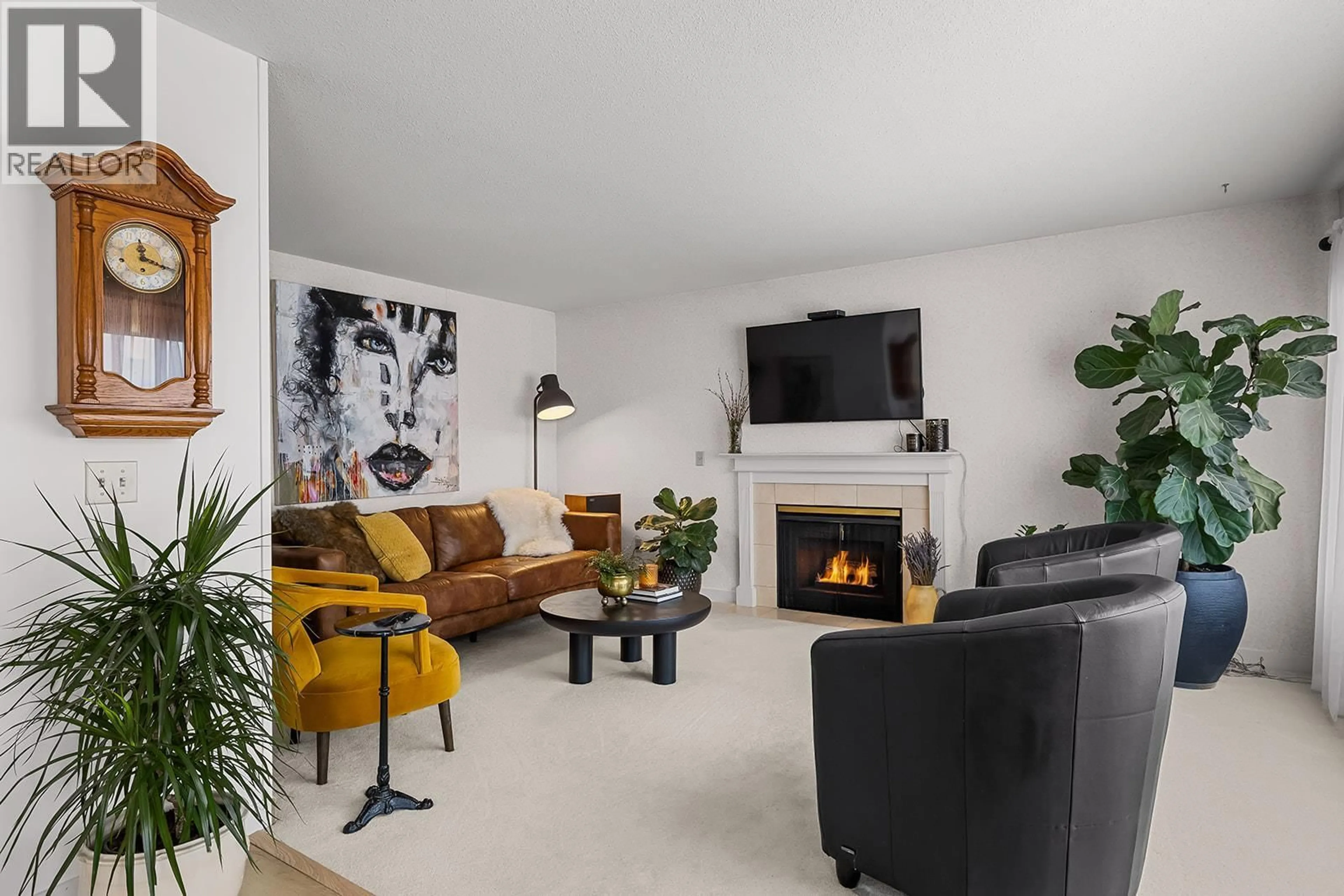 Living room with furniture, unknown for 166 - 1255 RAYMER AVENUE, Kelowna British Columbia V1W3S3