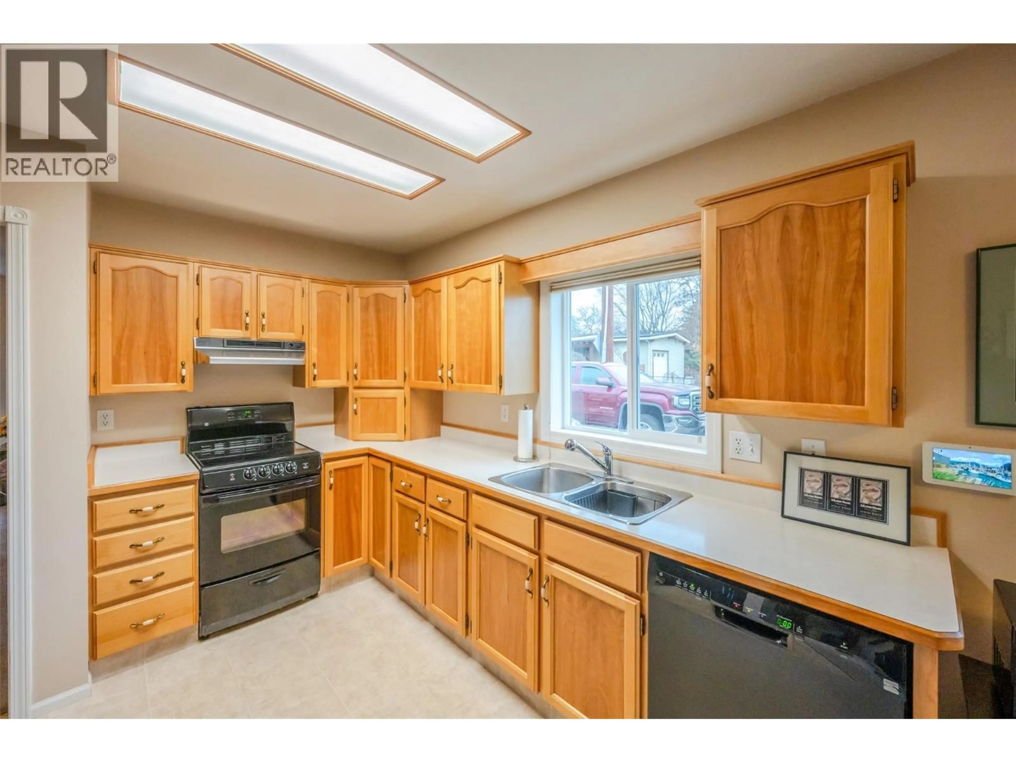 Standard kitchen, unknown for 9 - 10505 QUINPOOL ROAD, Summerland British Columbia V0H1Z5