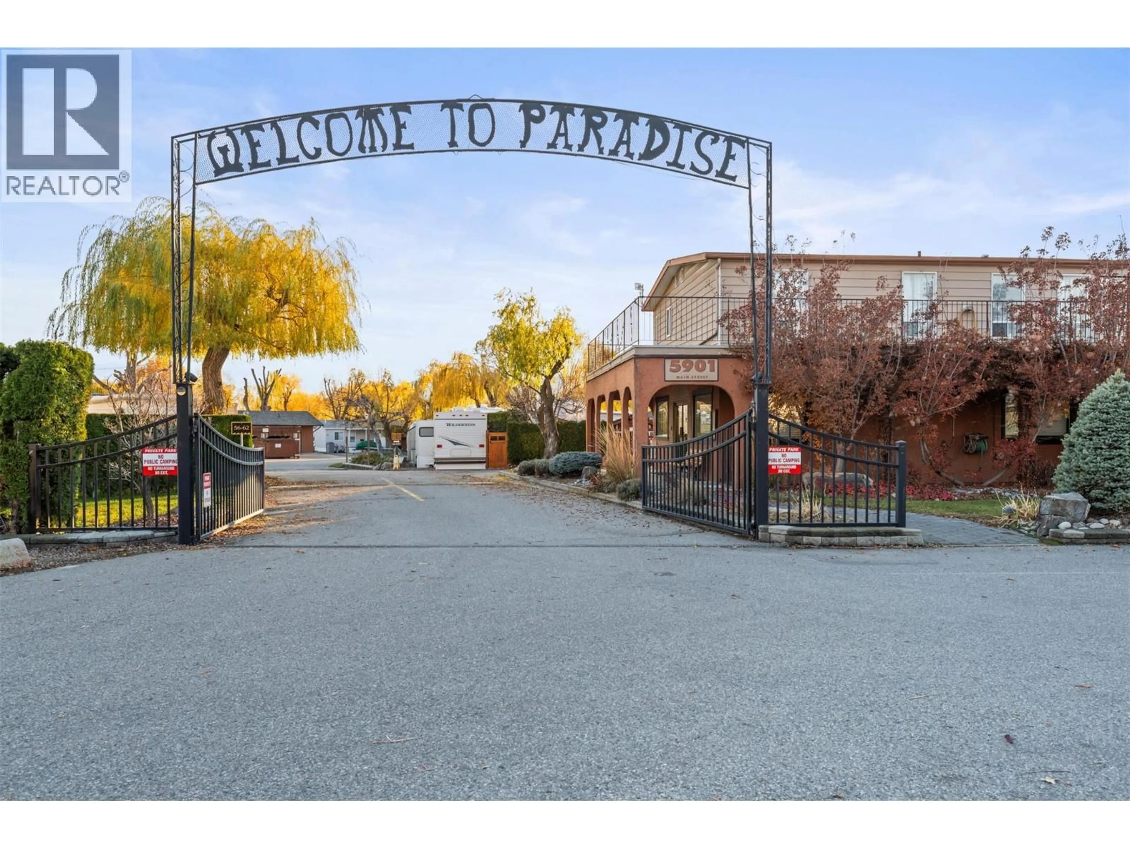 Indoor foyer for 57 - 5901 MAIN STREET, Osoyoos British Columbia V0H1V3