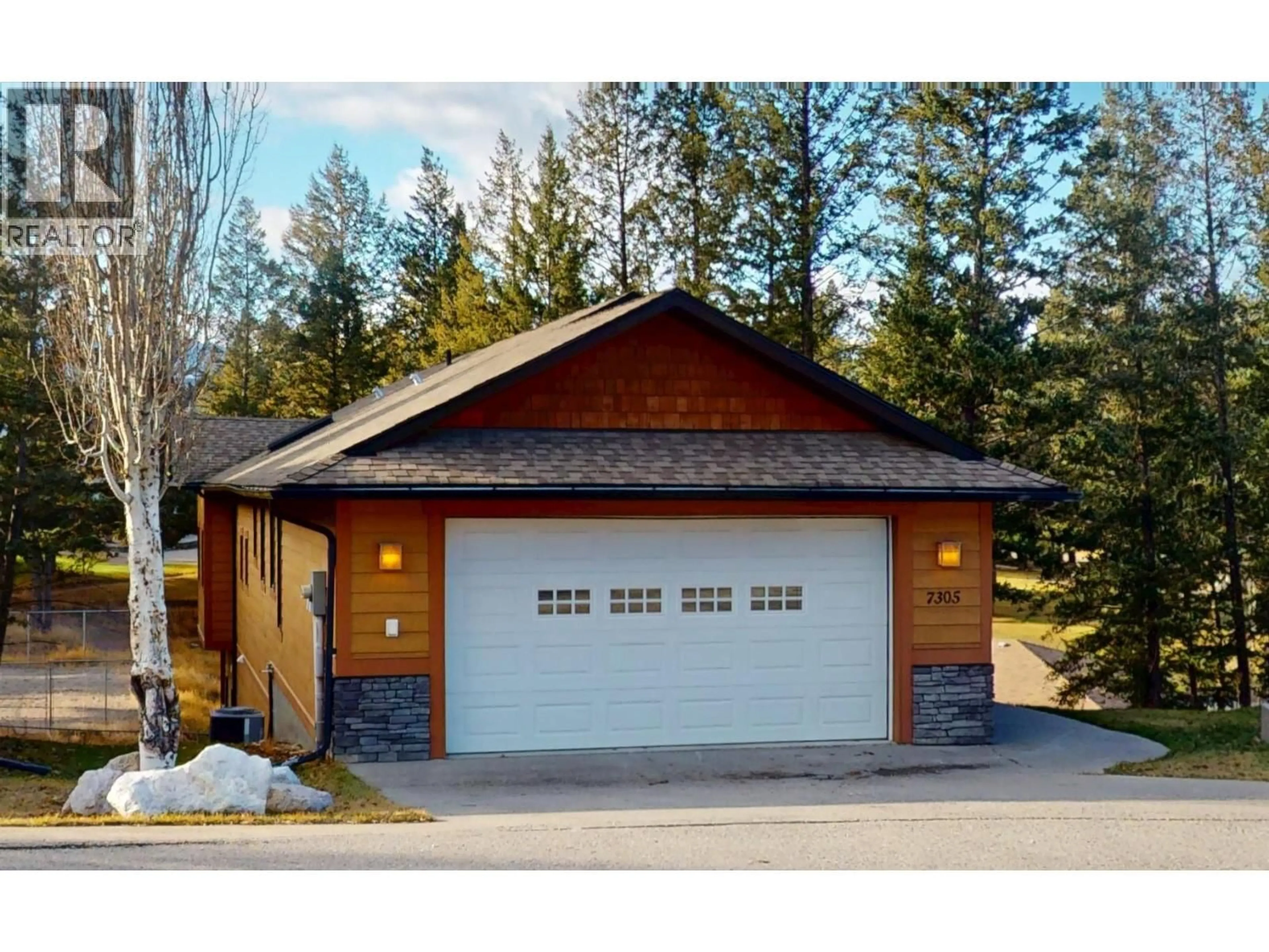 Indoor garage for 7305 COPPERHORN DRIVE, Radium Hot Springs British Columbia V0A1M0
