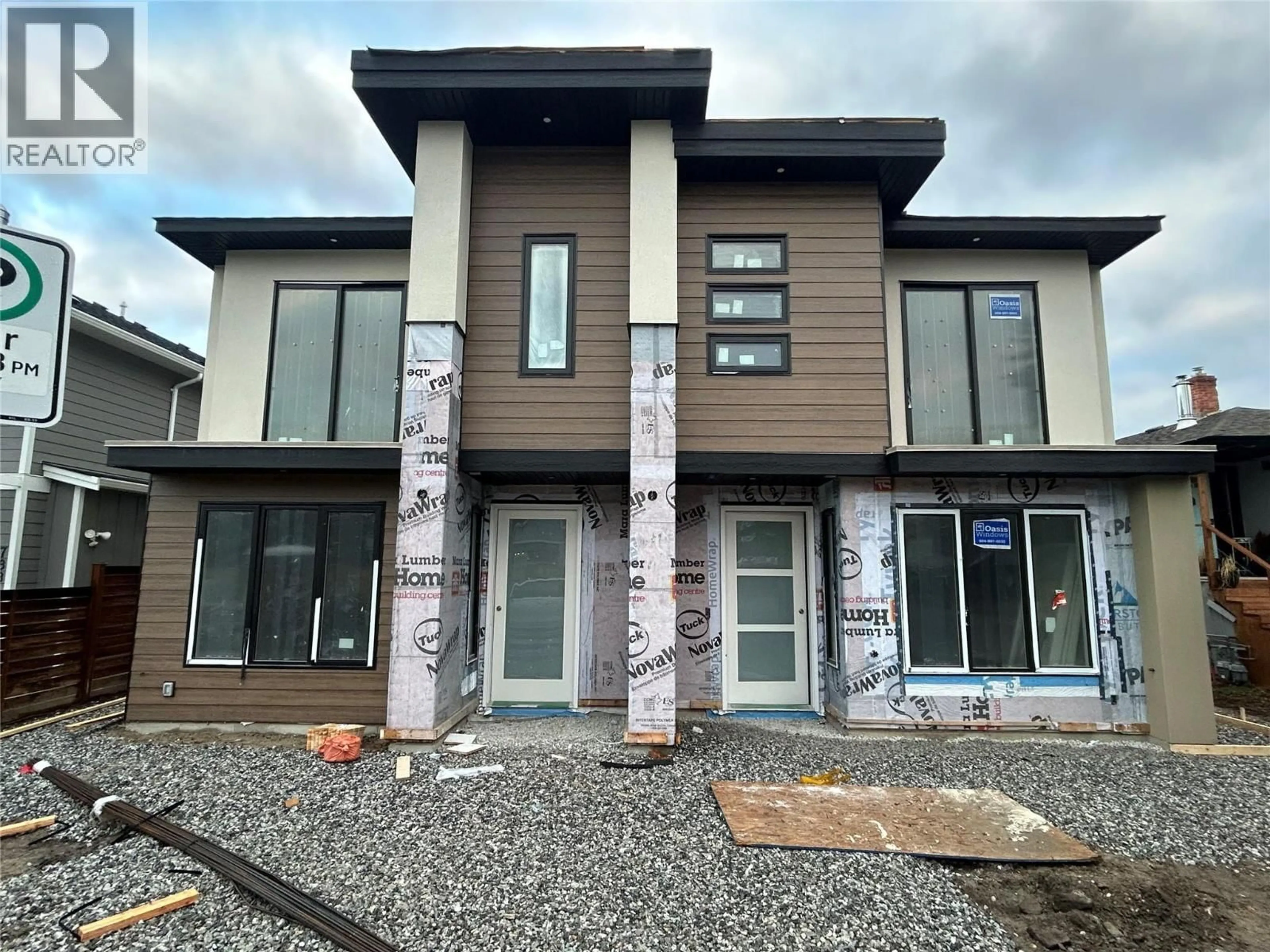 Home with vinyl exterior material, unknown for 2 - 796 GLENWOOD AVENUE, Kelowna British Columbia V1Y5M5