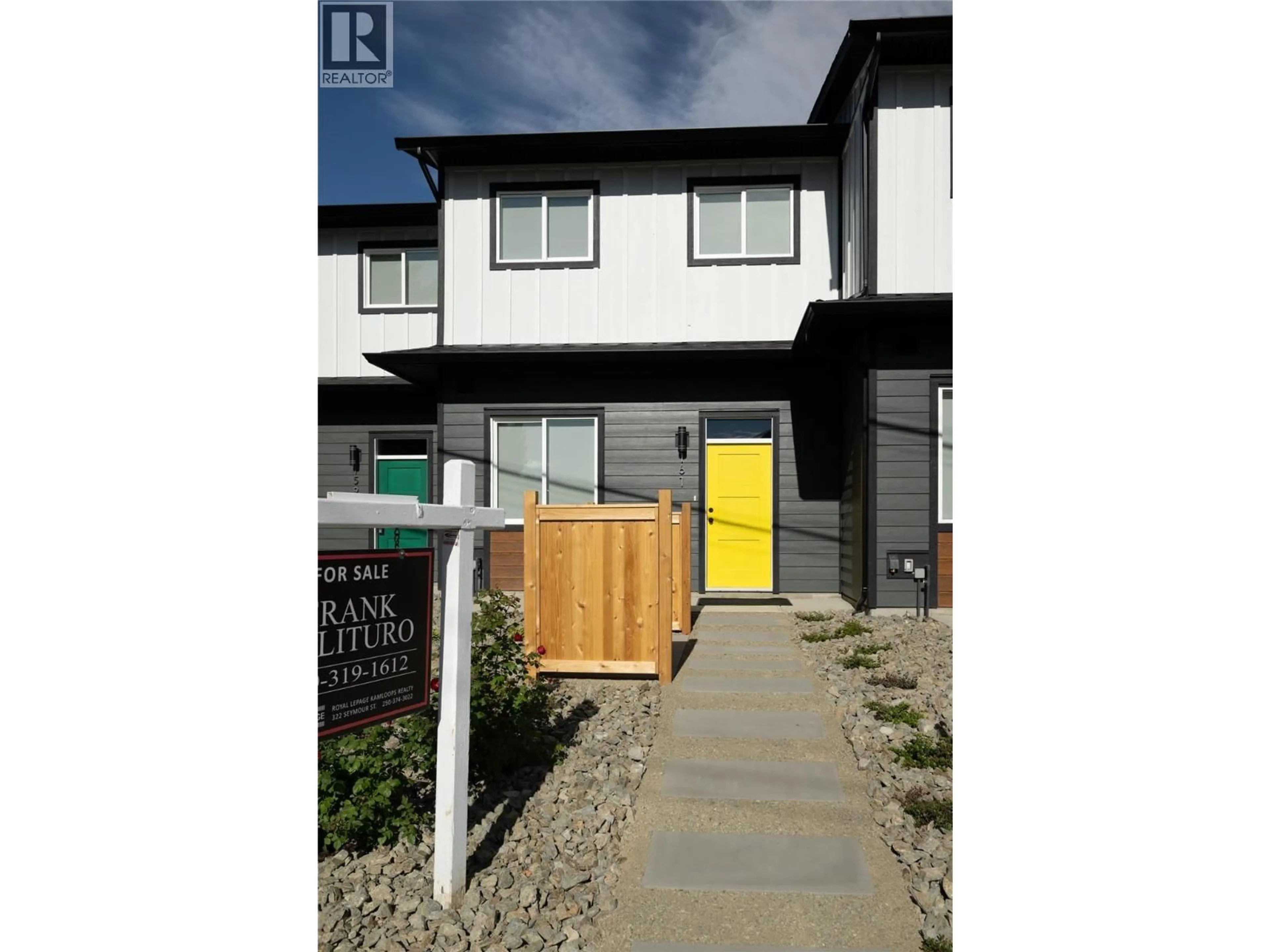 A pic from outside/outdoor area/front of a property/back of a property/a pic from drone, street for 161 CHESTNUT AVENUE, Kamloops British Columbia V2B1L3