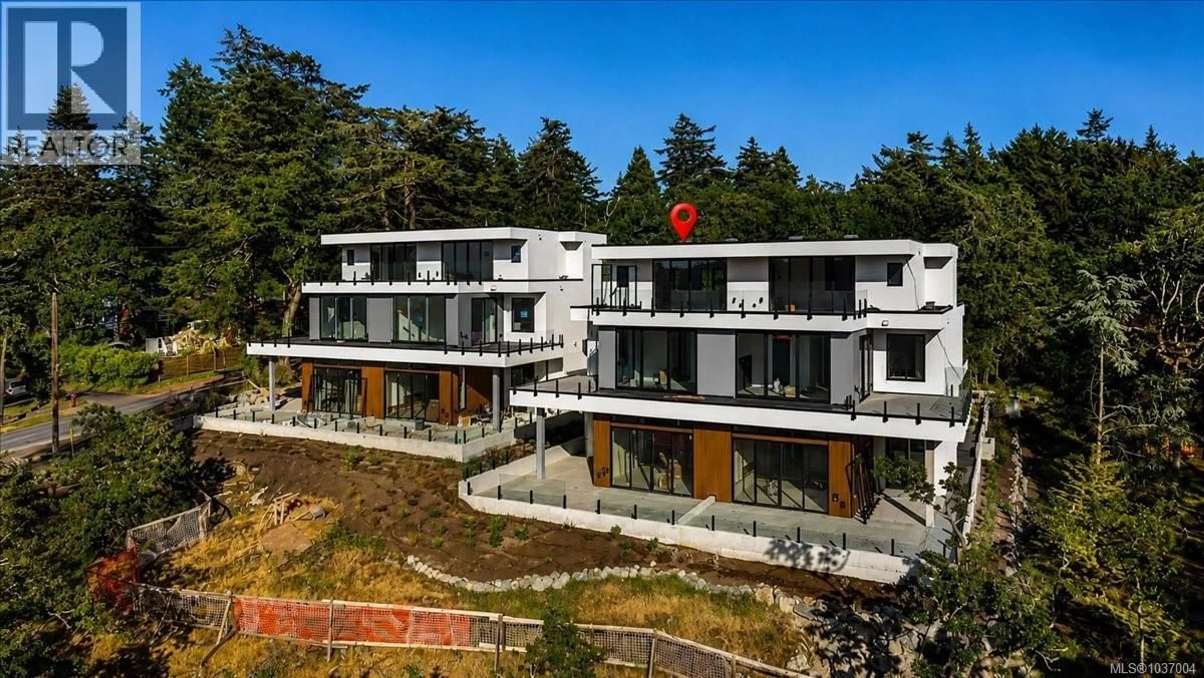 A pic from outside/outdoor area/front of a property/back of a property/a pic from drone, building for 3 - 2737 TUDOR AVENUE, Saanich British Columbia V8N1L6