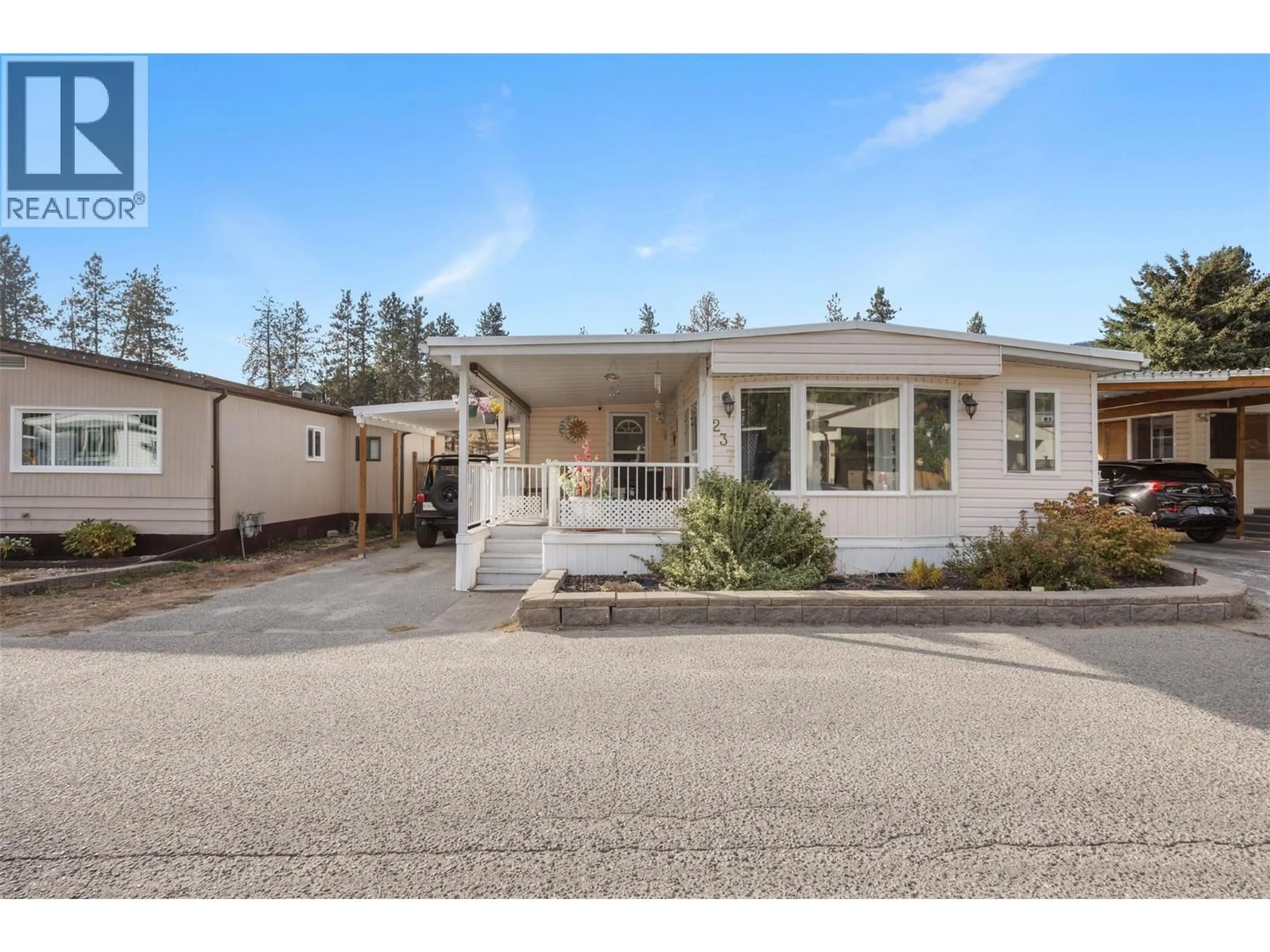 Home with vinyl exterior material, street for 237 - 1999 97 HIGHWAY SOUTH, West Kelowna British Columbia V1Z1B2