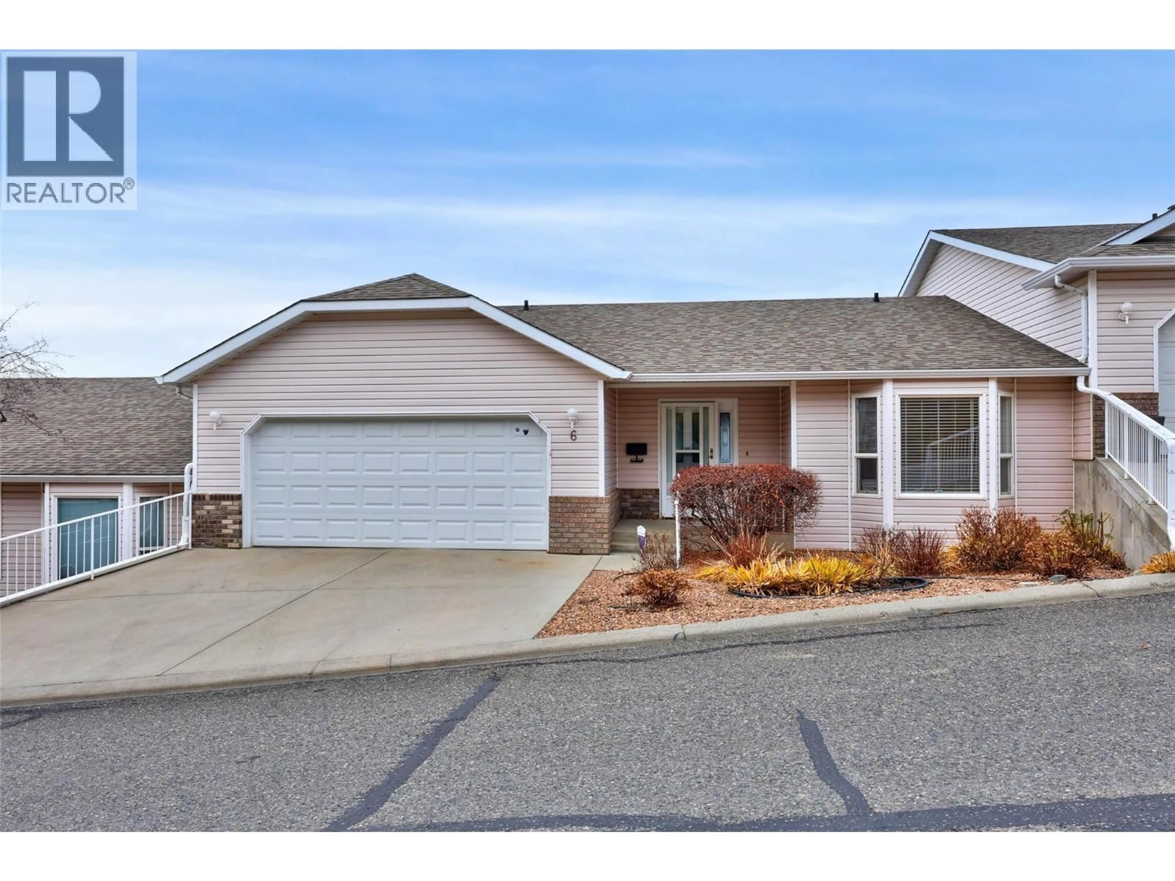 Home with vinyl exterior material, street for 6 - 2022 PACIFIC WAY, Kamloops British Columbia V1S1T1