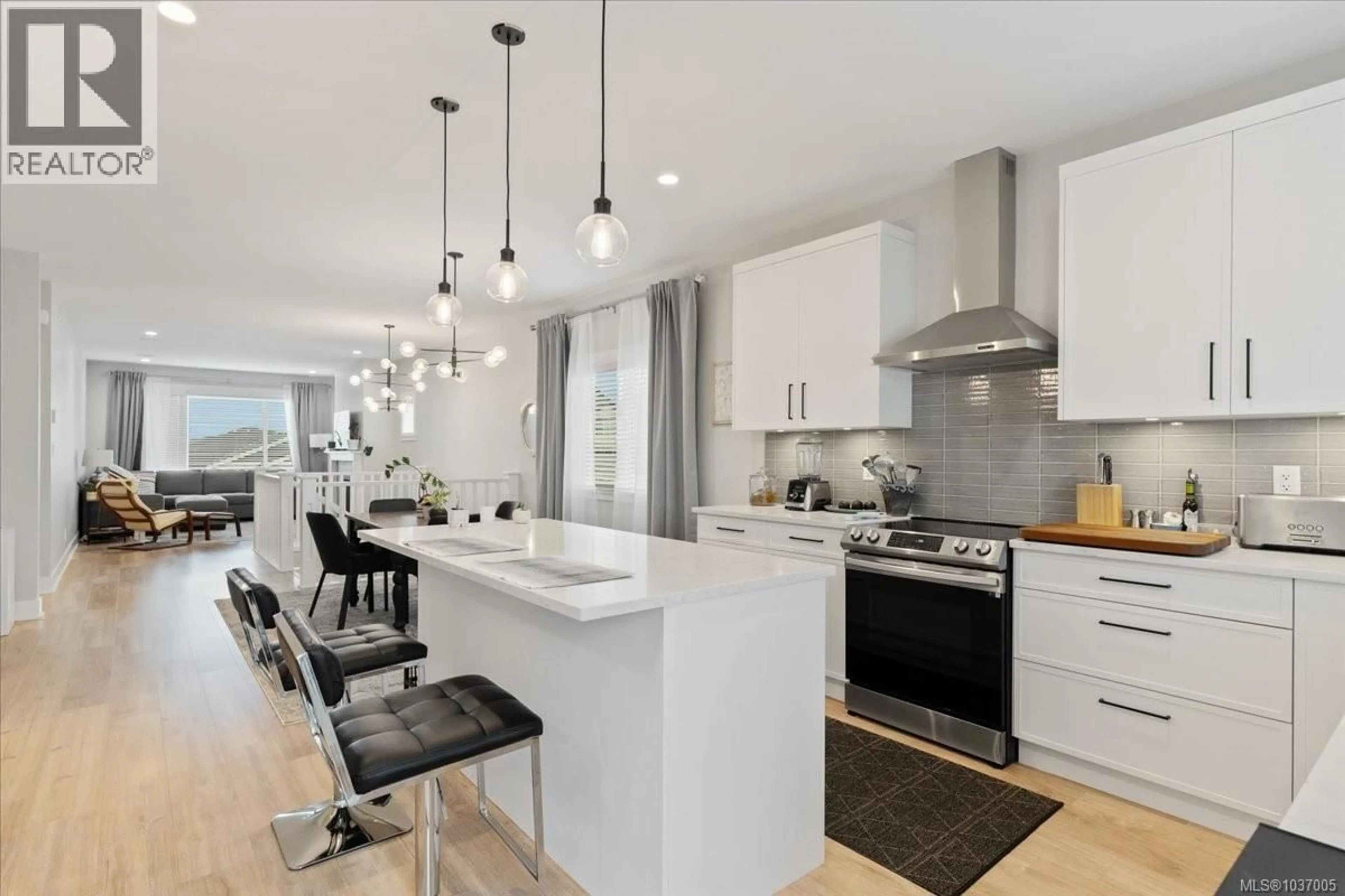 Open concept kitchen, unknown for 1360 FLINT AVENUE, Langford British Columbia V9B5N1