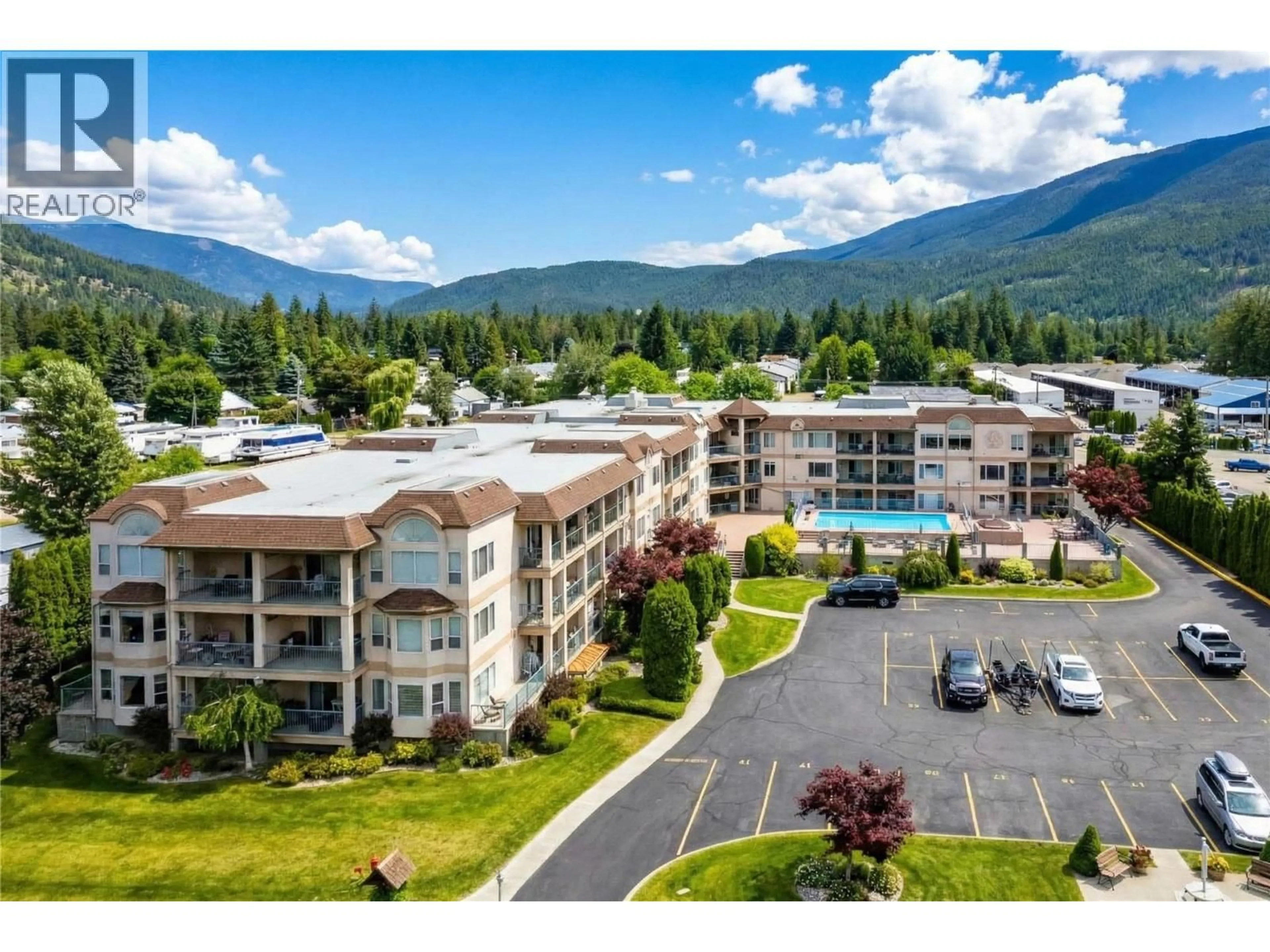 A pic from outside/outdoor area/front of a property/back of a property/a pic from drone, mountain view for 305 - 1002 RIVERSIDE AVENUE, Sicamous British Columbia V0E2V1
