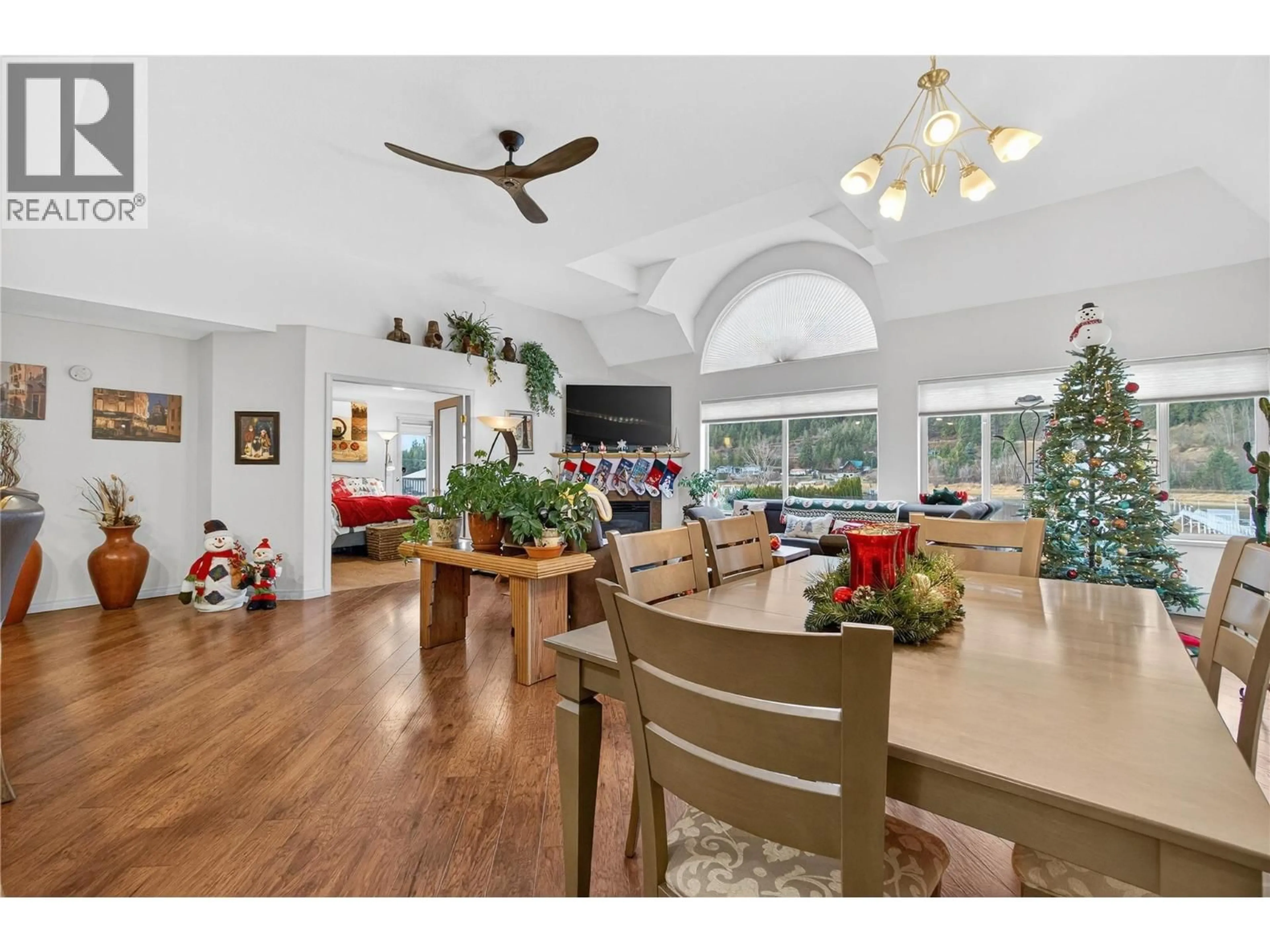 Unknown for 305 - 1002 RIVERSIDE AVENUE, Sicamous British Columbia V0E2V1