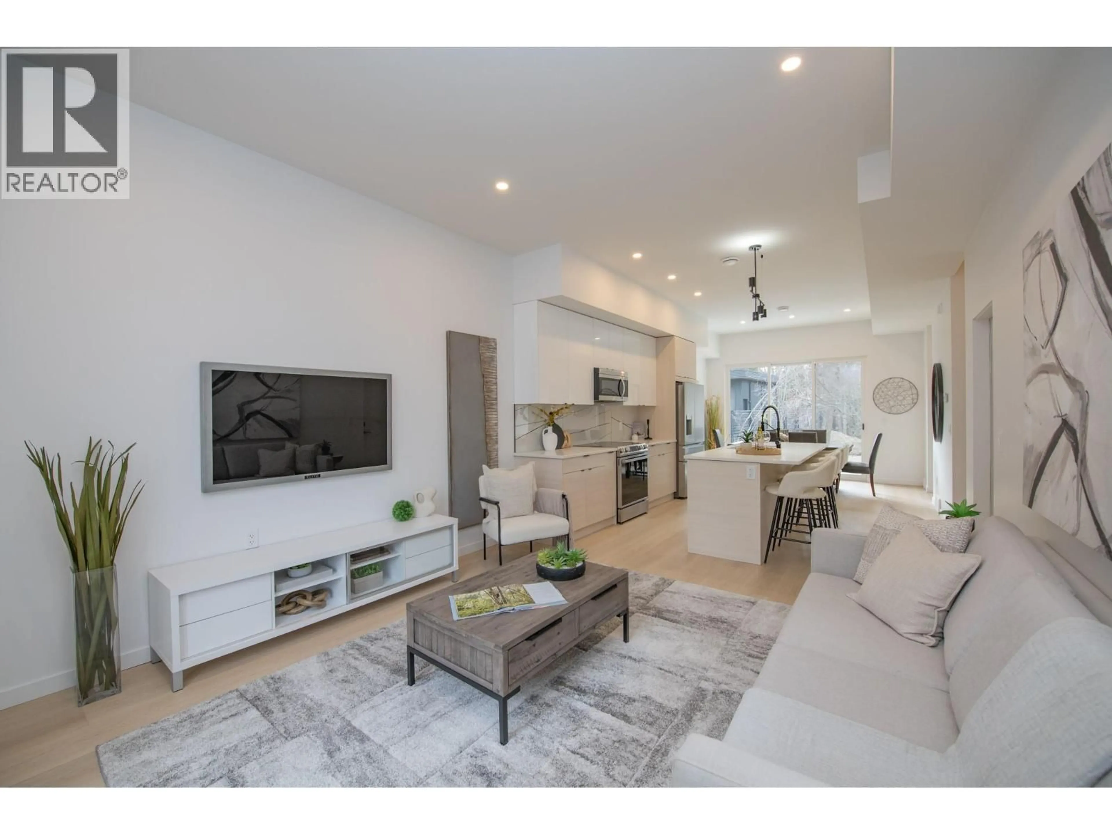 Living room with furniture, unknown for 5 - 9188 TRONSON ROAD, Vernon British Columbia V1H1E2