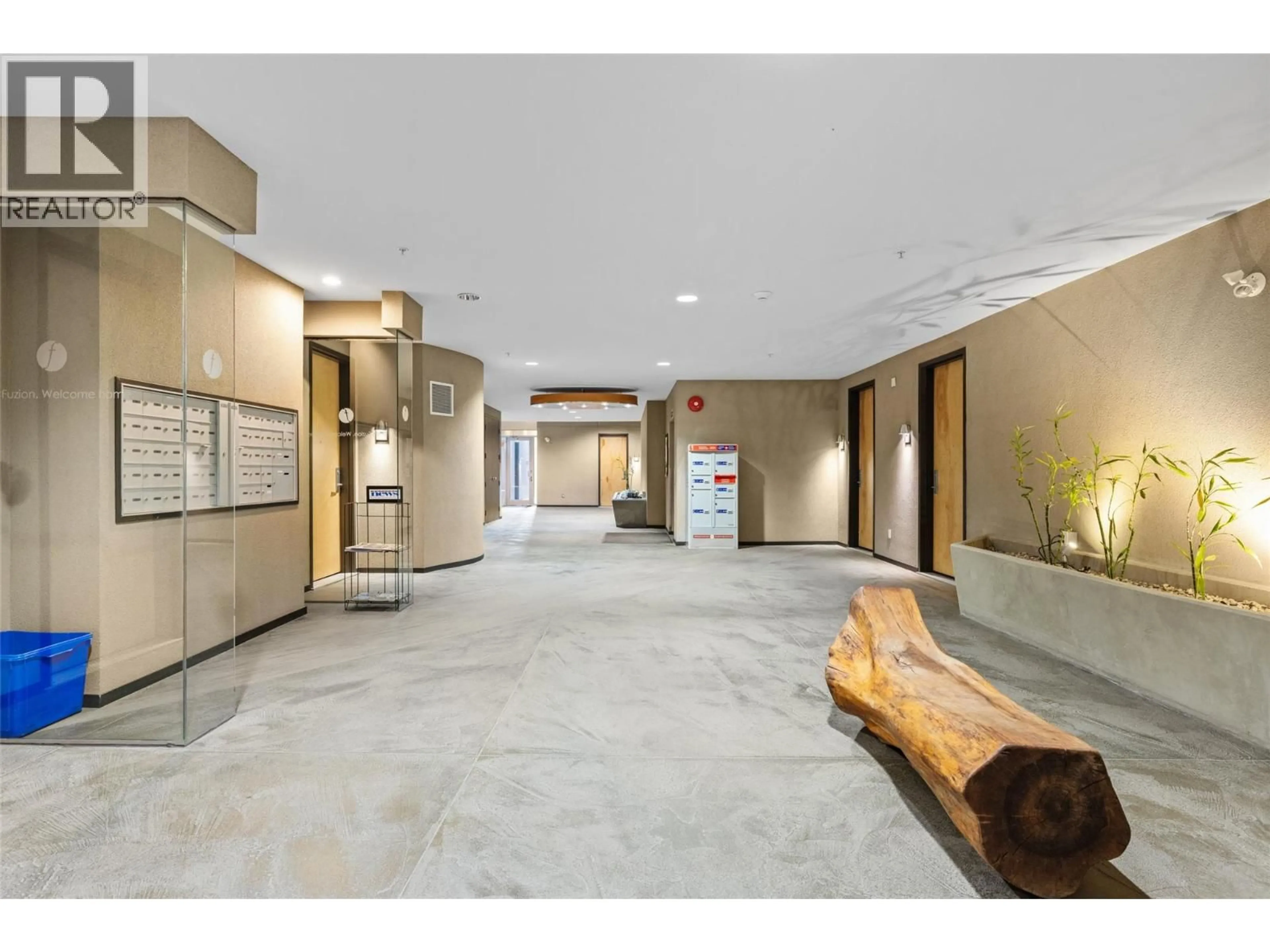 Lobby for 406 - 1495 GRAHAM STREET, Kelowna British Columbia V1Y3B2