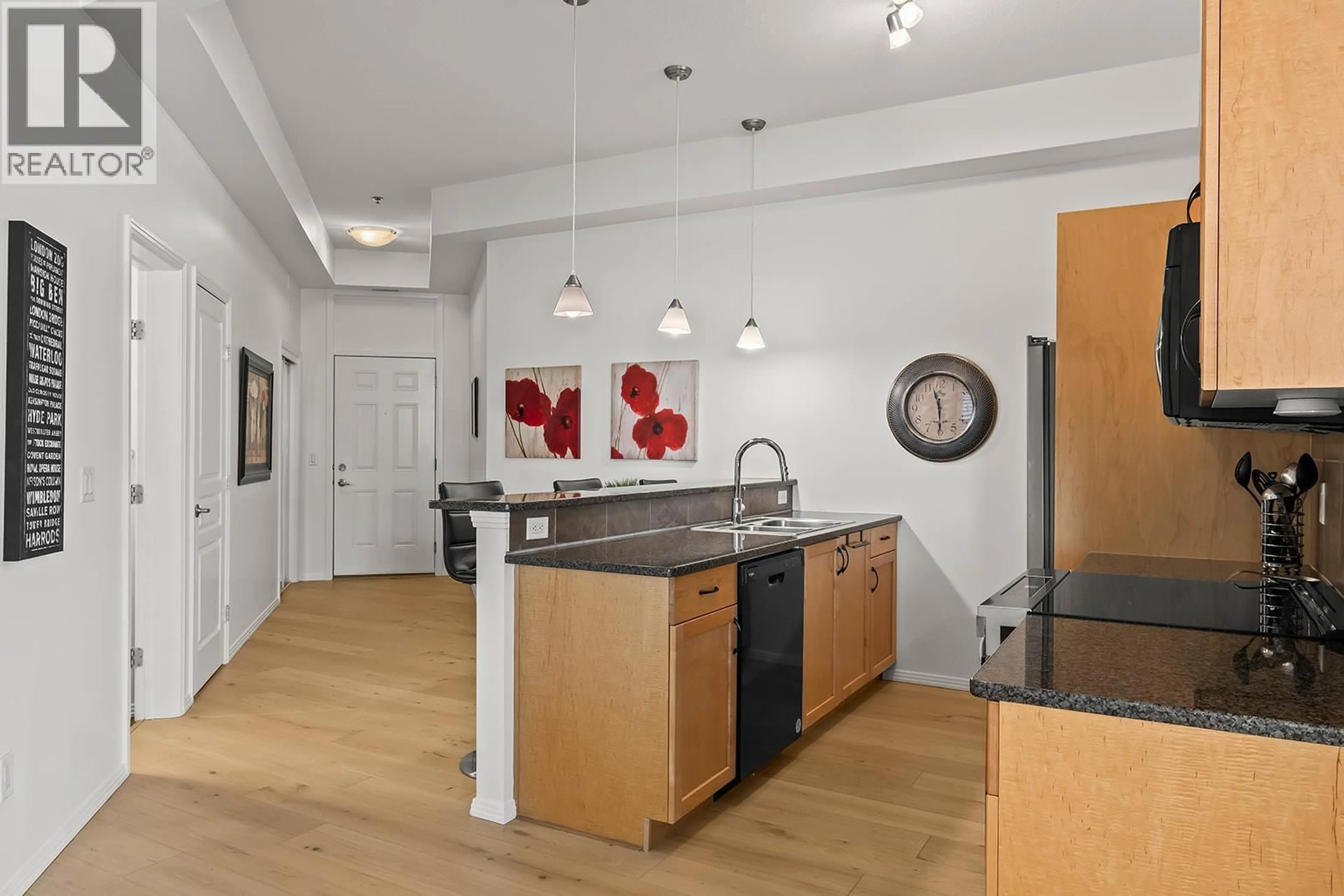 Open concept kitchen, unknown for 319 - 1331 ELLIS STREET, Kelowna British Columbia V1Y1Z9