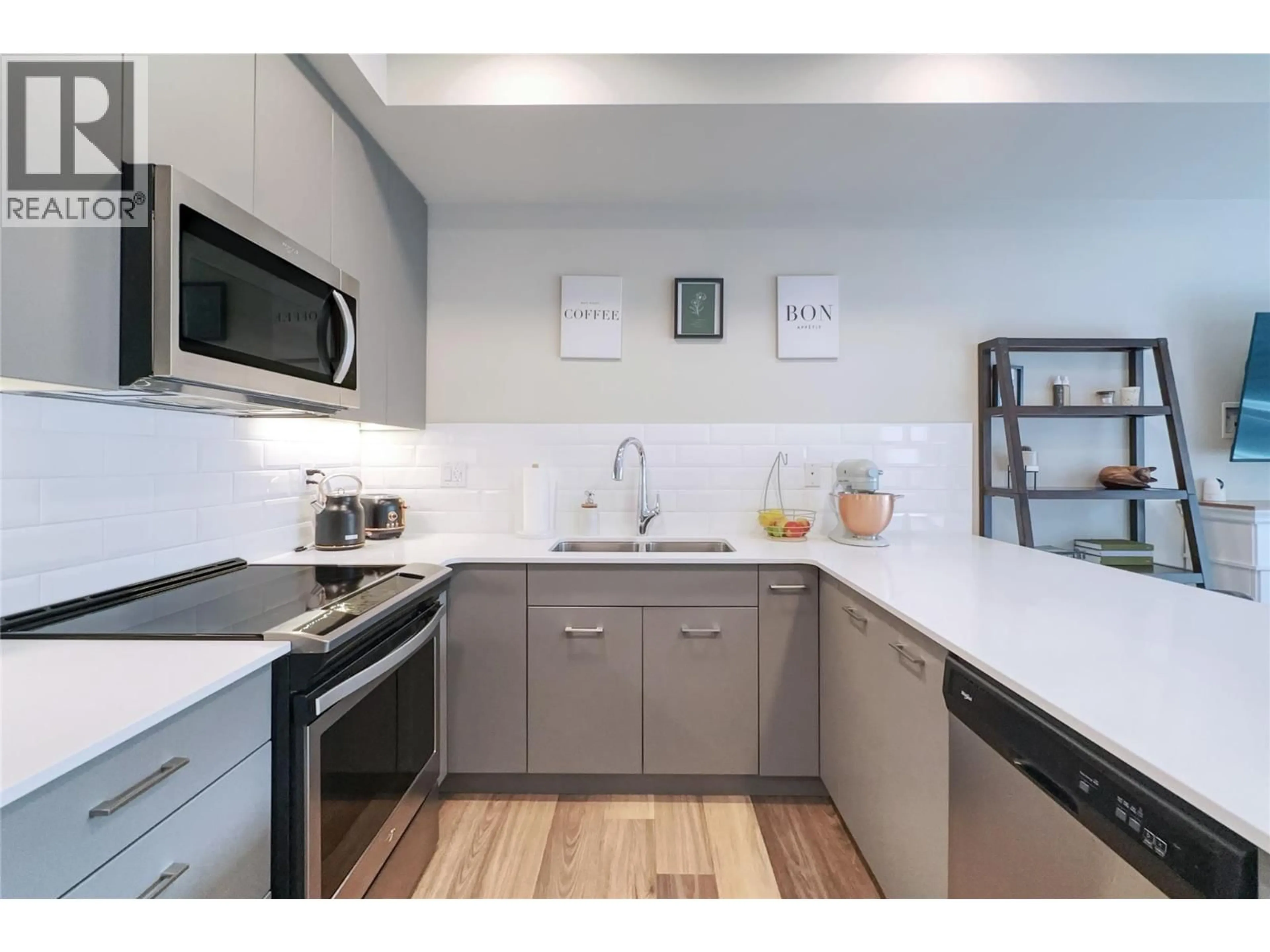 Standard kitchen, unknown for 219 - 722 VALLEY ROAD, Kelowna British Columbia V1V0E2