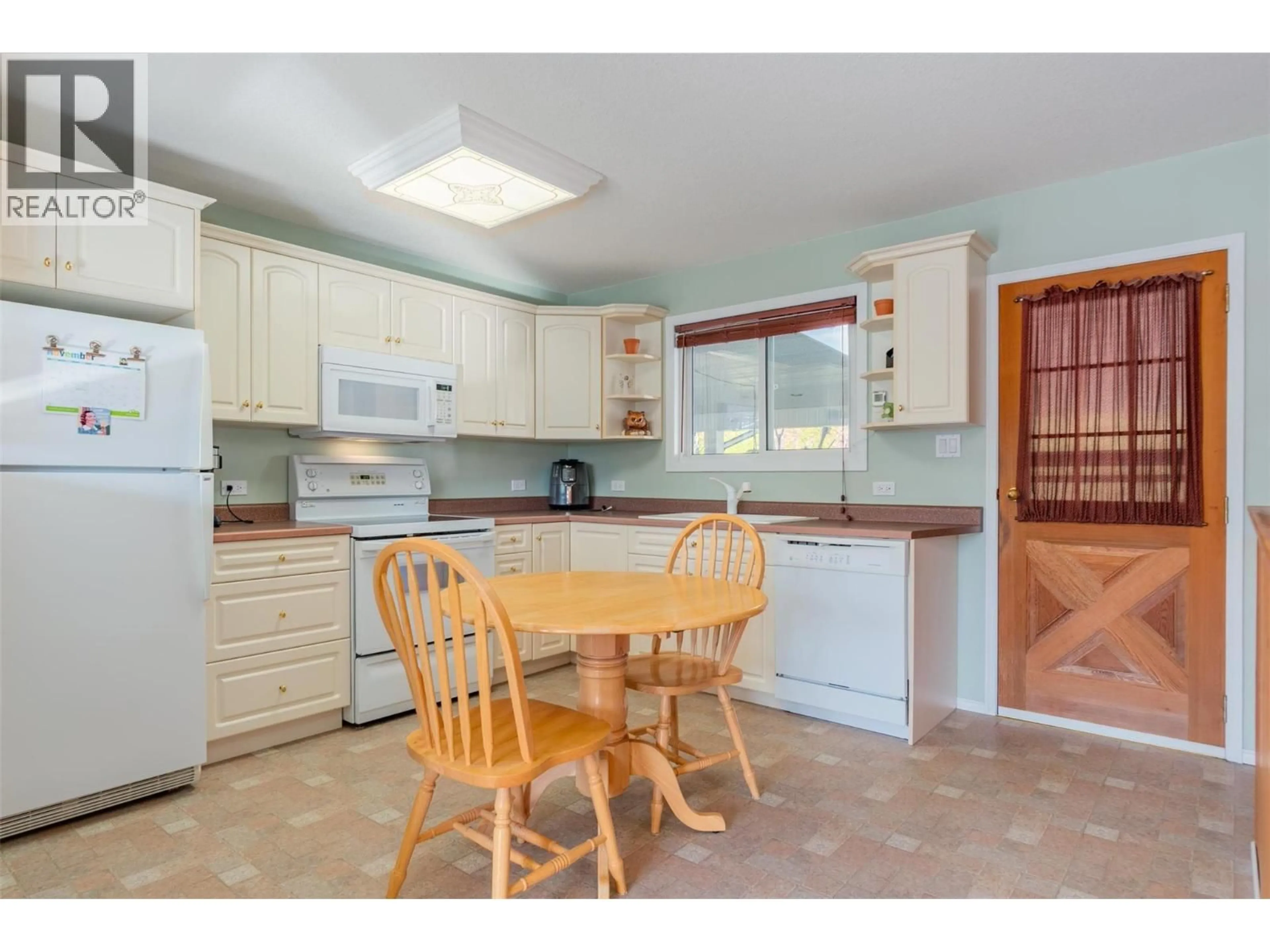 Standard kitchen, unknown for 1043 REGAN CRESCENT, Trail British Columbia V1R1C3