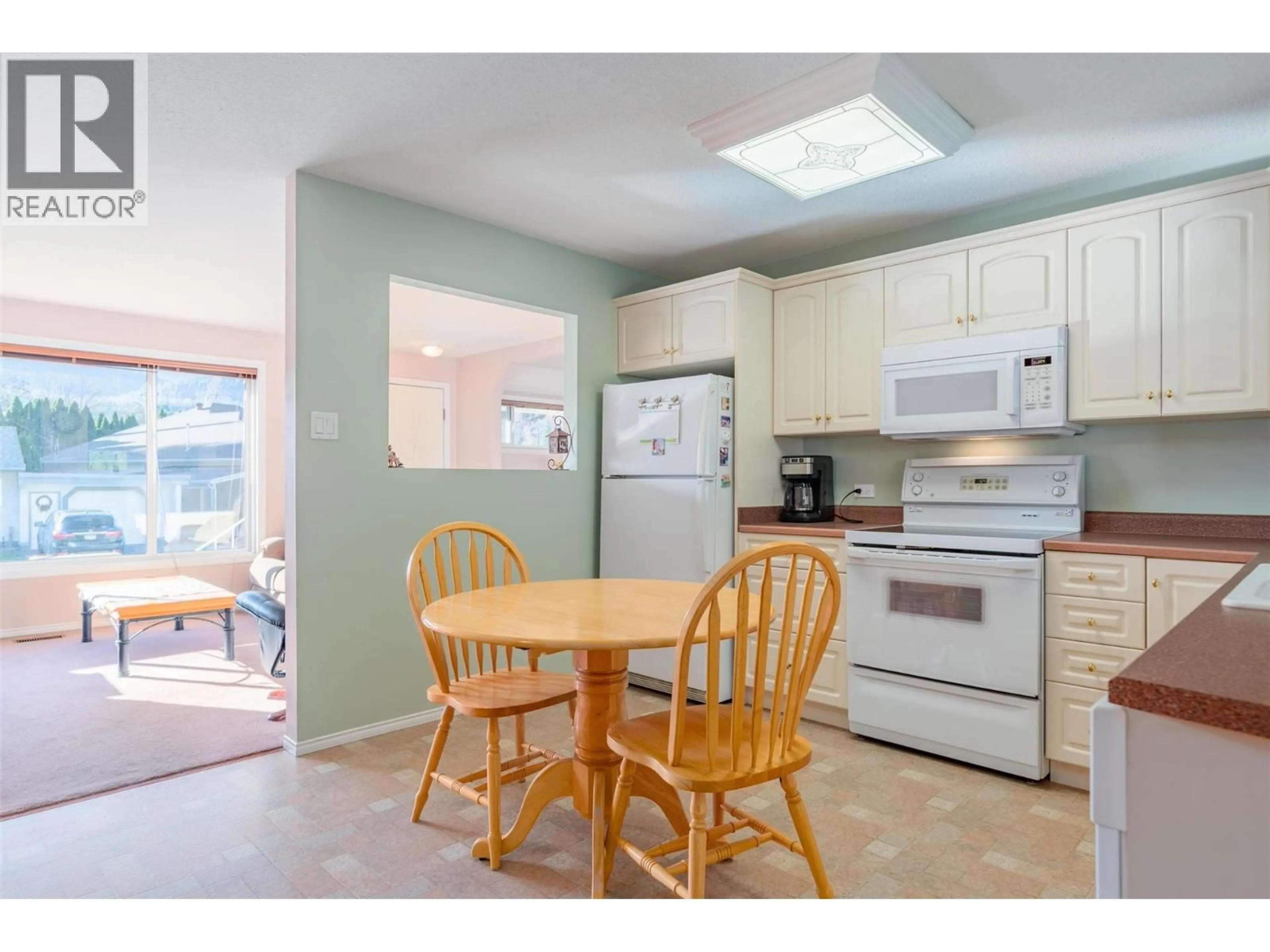 Standard kitchen, unknown for 1043 REGAN CRESCENT, Trail British Columbia V1R1C3