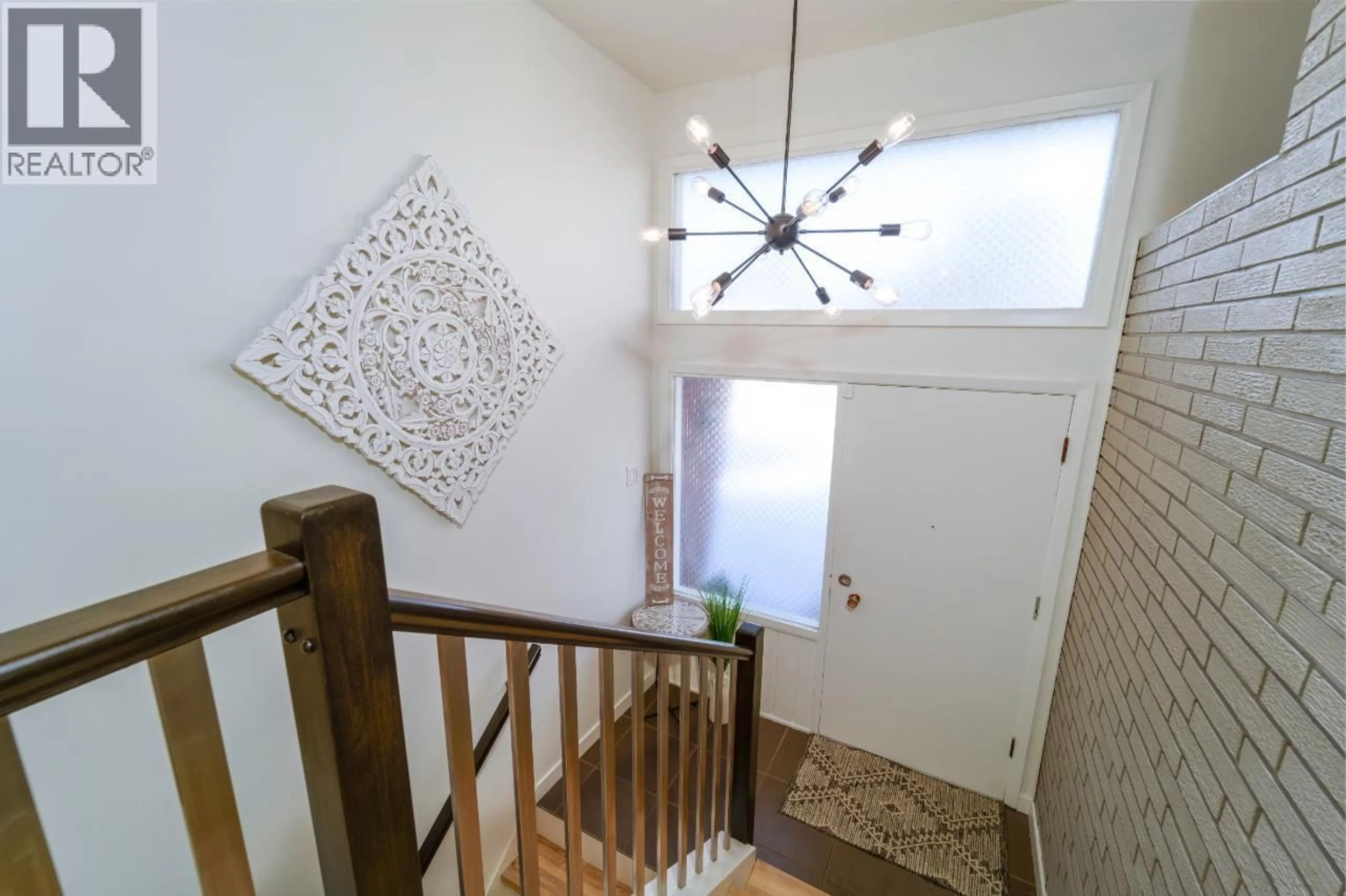 Indoor entryway for 1515 ROBINSON CRESCENT, Kamloops British Columbia V2C3J2