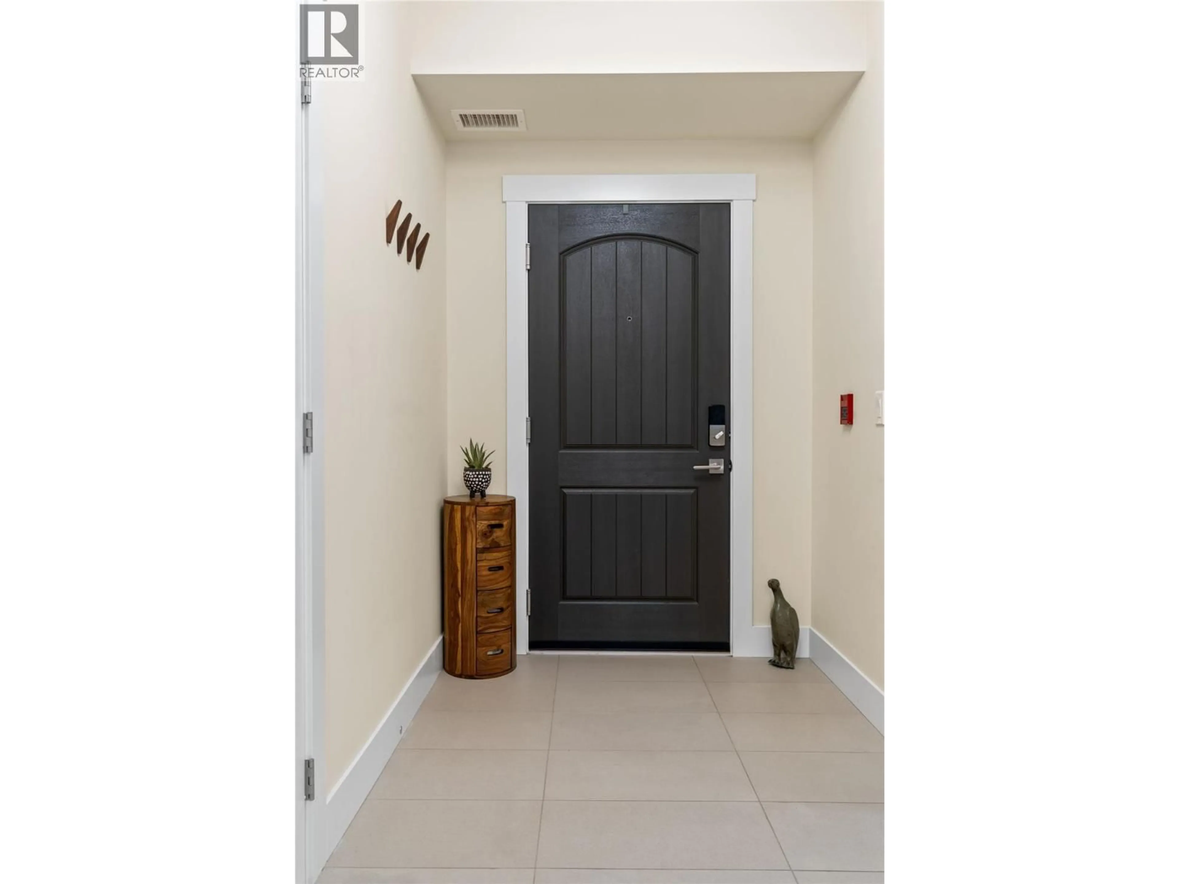 Indoor entryway for 26 - 2161 UPPER SUNDANCE DRIVE, West Kelowna British Columbia V4T3E7