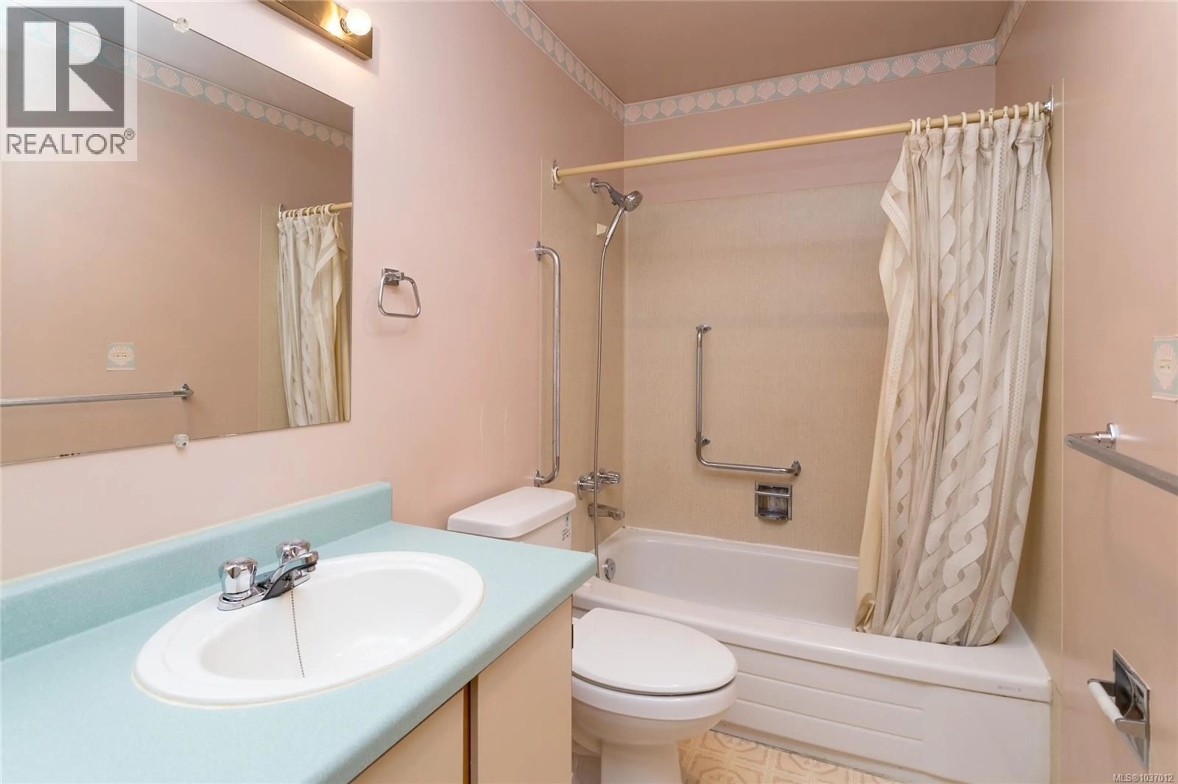 Standard bathroom, unknown for 409 - 3255 GLASGOW AVENUE, Saanich British Columbia V8X4S4