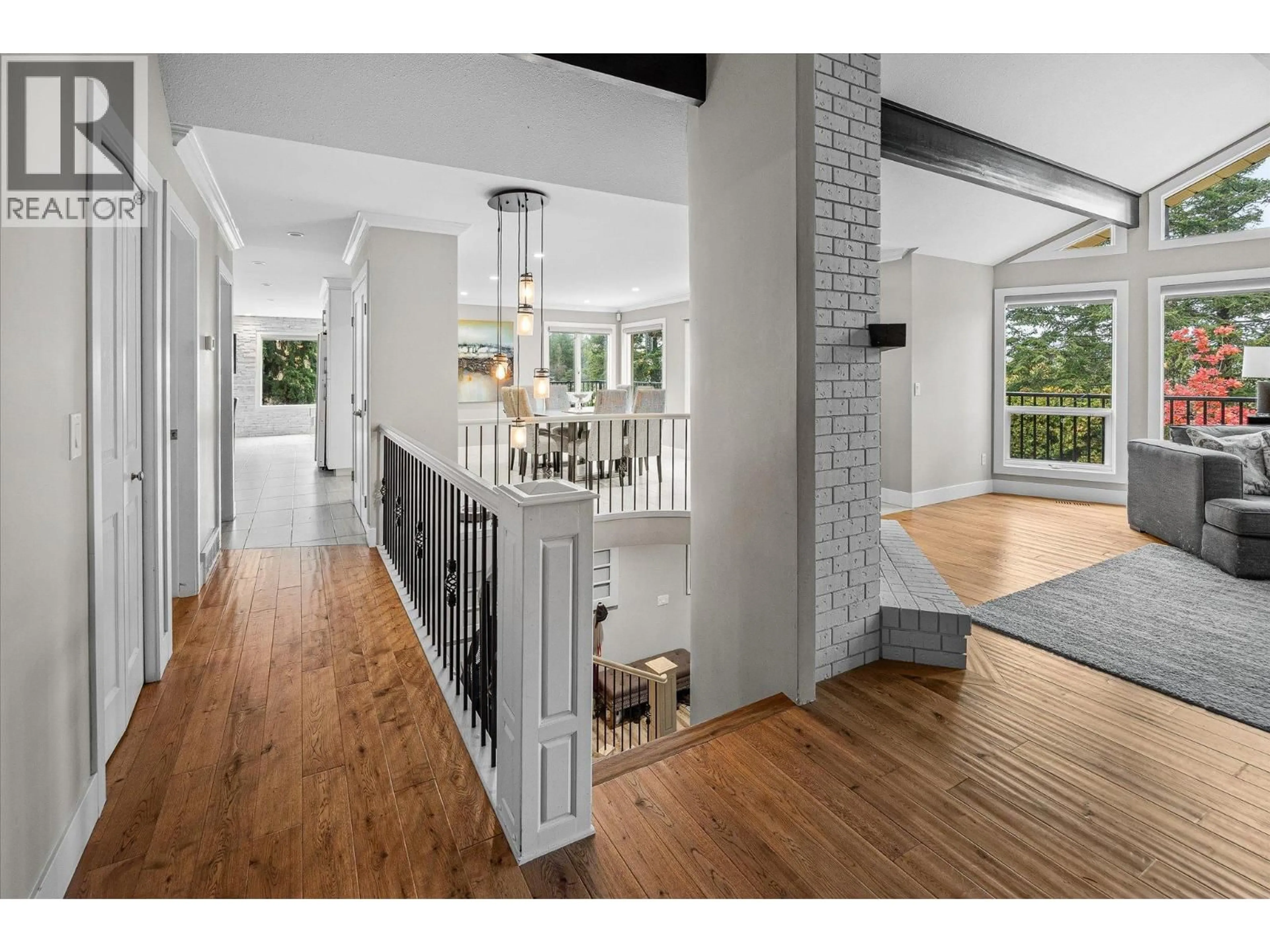 Indoor entryway for 3885 MILLER ROAD, Kelowna British Columbia V1W4C7