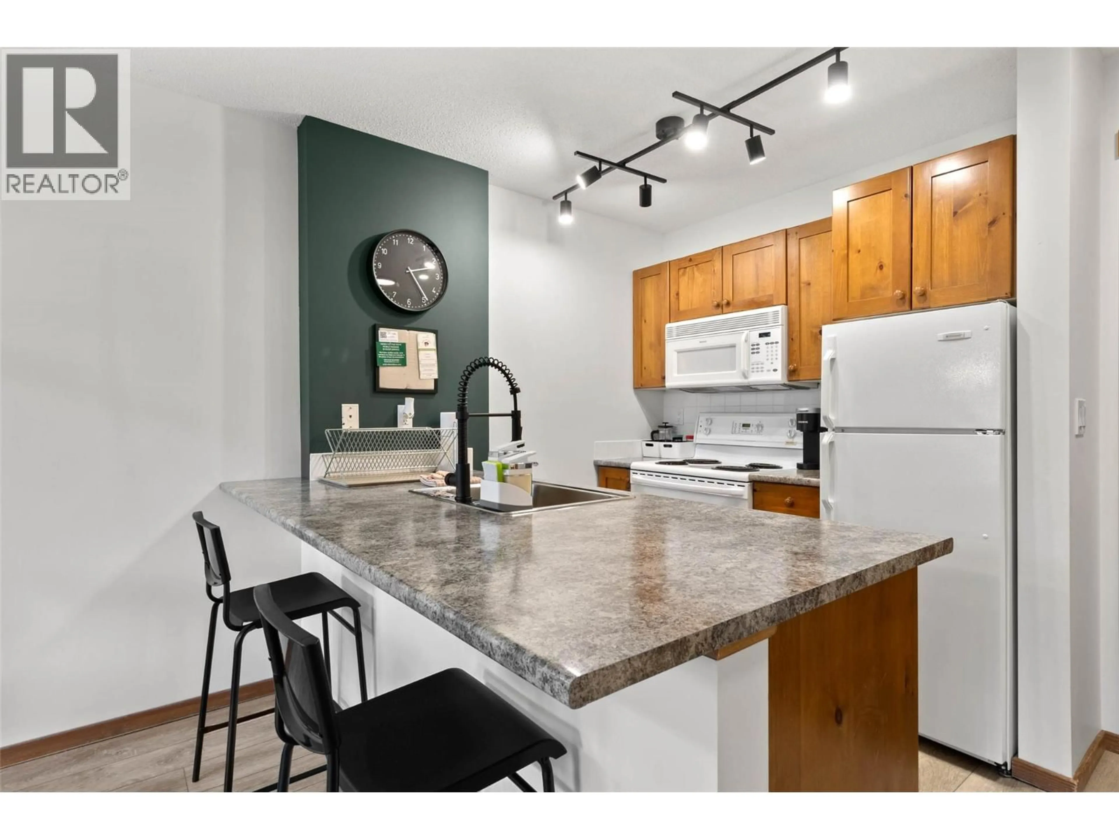 Unknown for 420 - 3190 CREEKSIDE WAY, Sun Peaks British Columbia V0E5N0