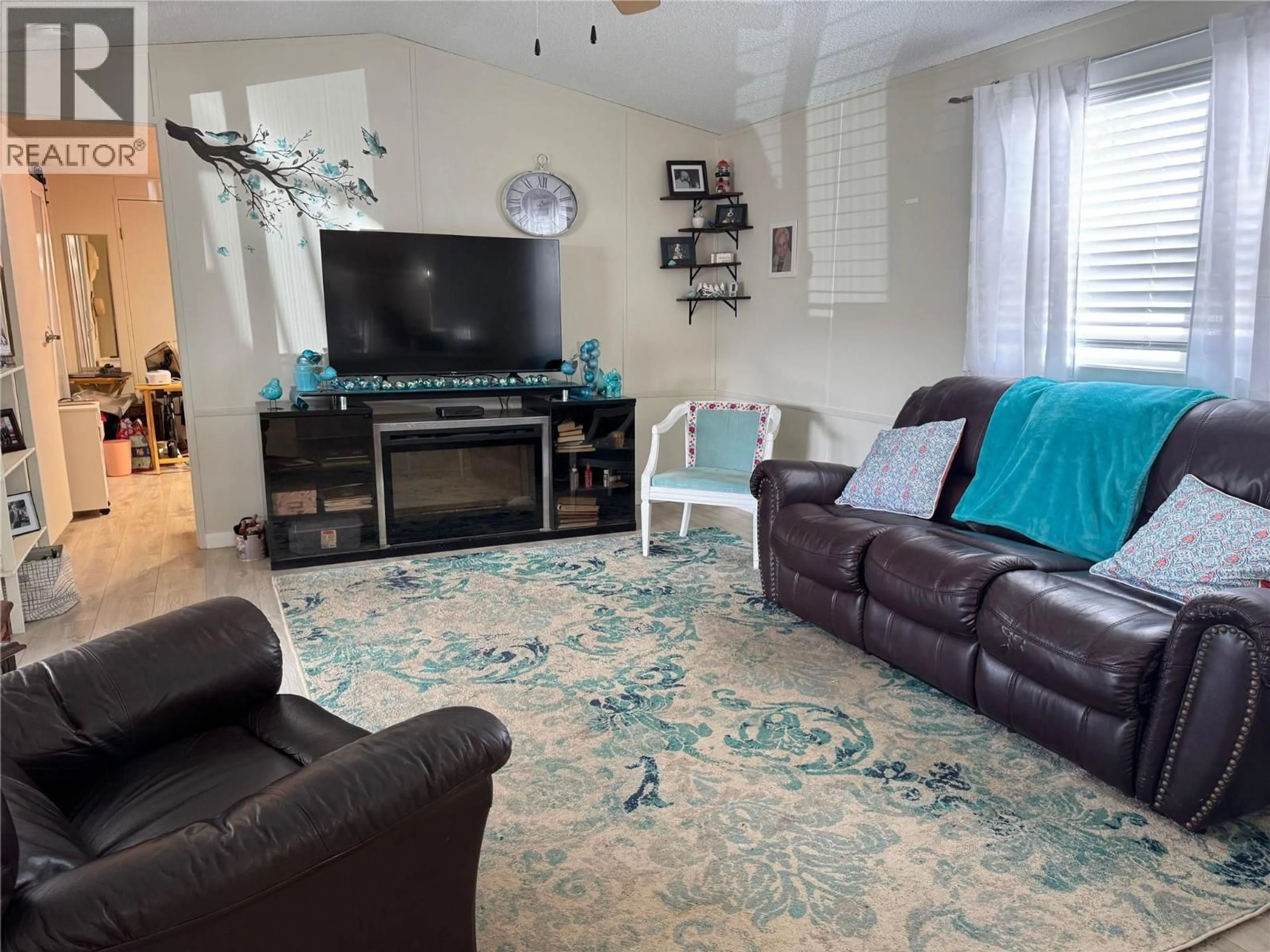 Living room with furniture, unknown for 222 - 720 COMMONWEALTH ROAD, Kelowna British Columbia V4V1S2