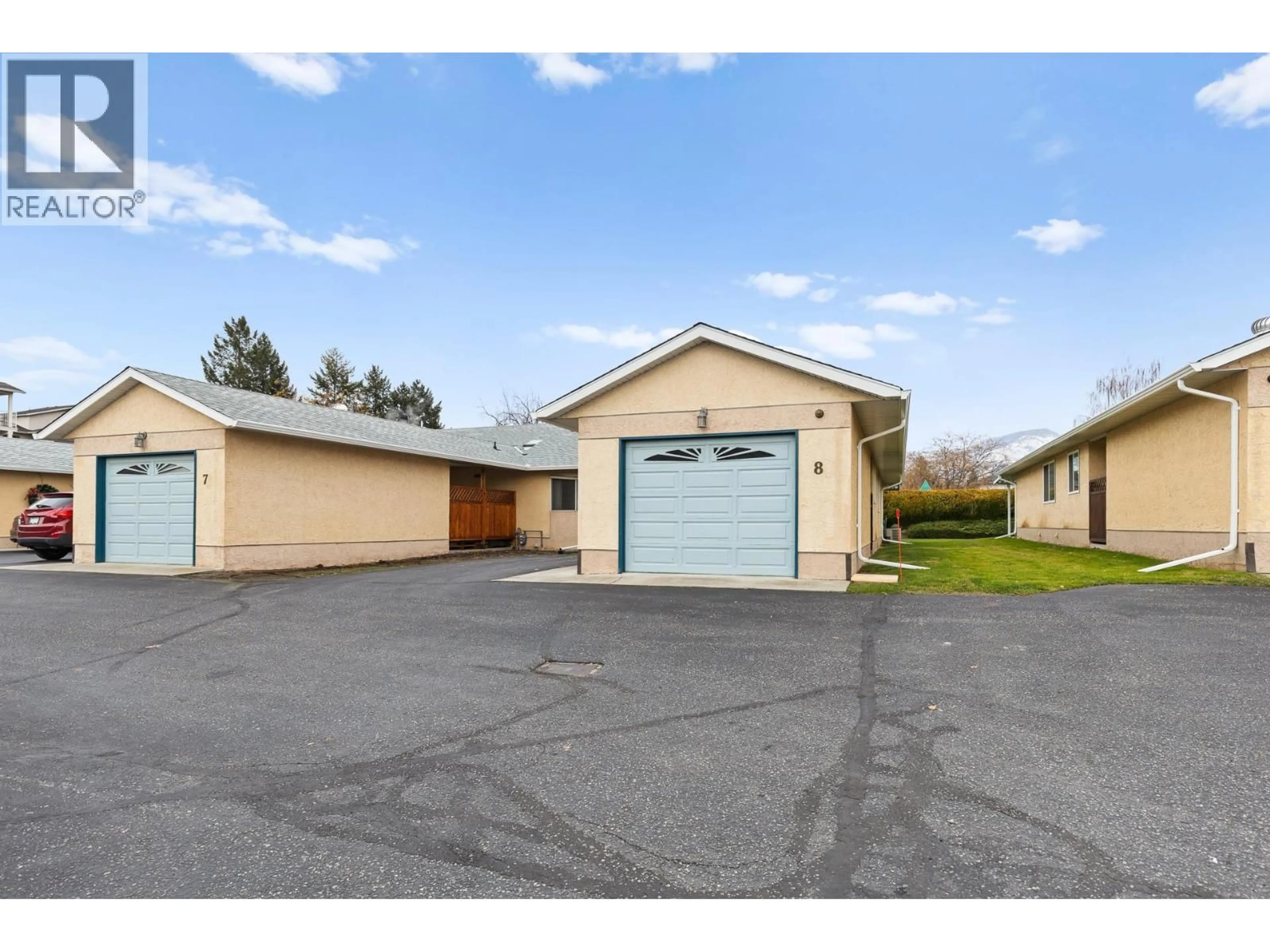 Indoor garage for 8 - 205 GERSTMAR ROAD, Kelowna British Columbia V1X4A6