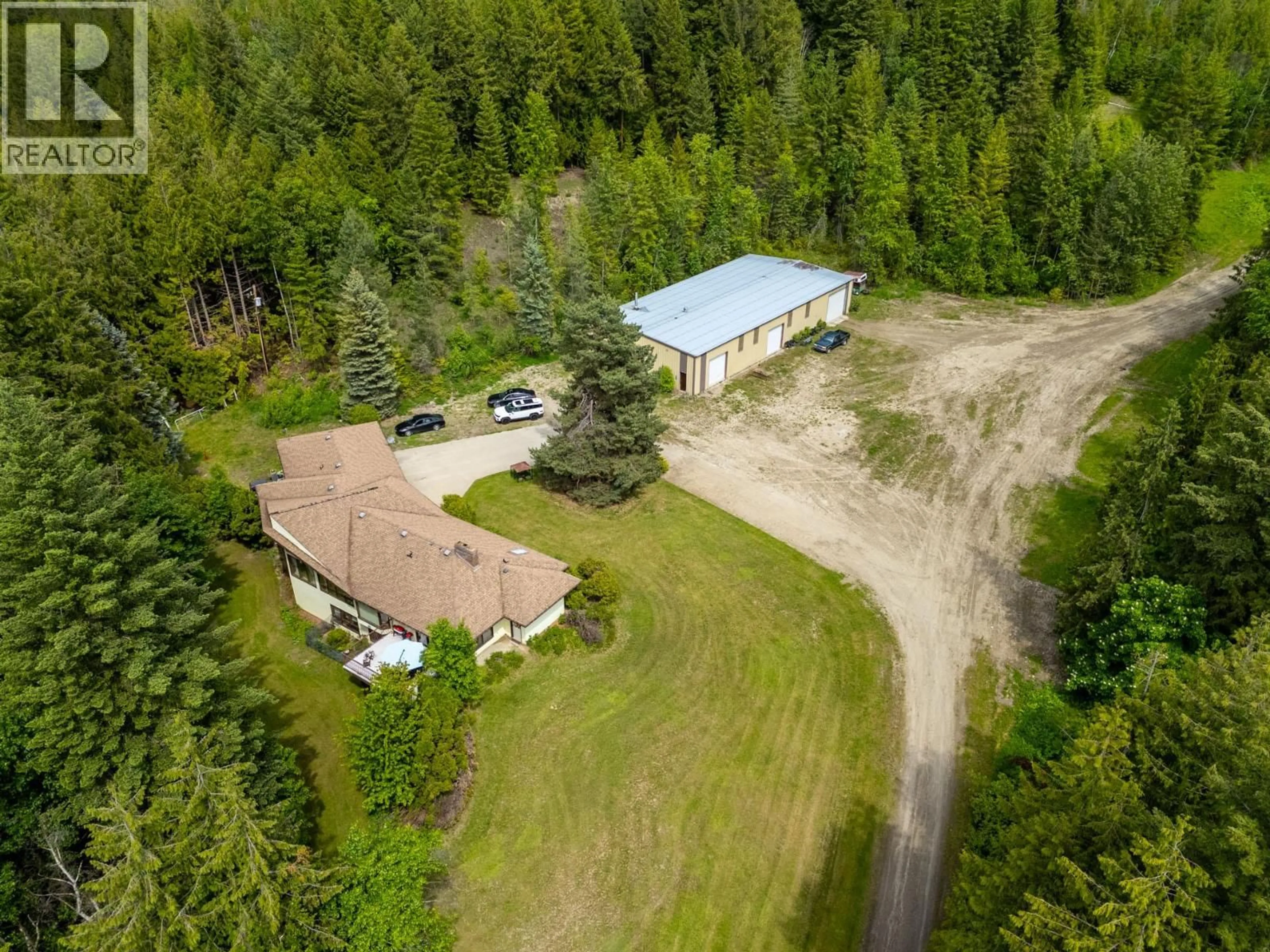 A pic from outside/outdoor area/front of a property/back of a property/a pic from drone, unknown for 6210 50 STREET NORTHEAST, Salmon Arm British Columbia V1E3A6