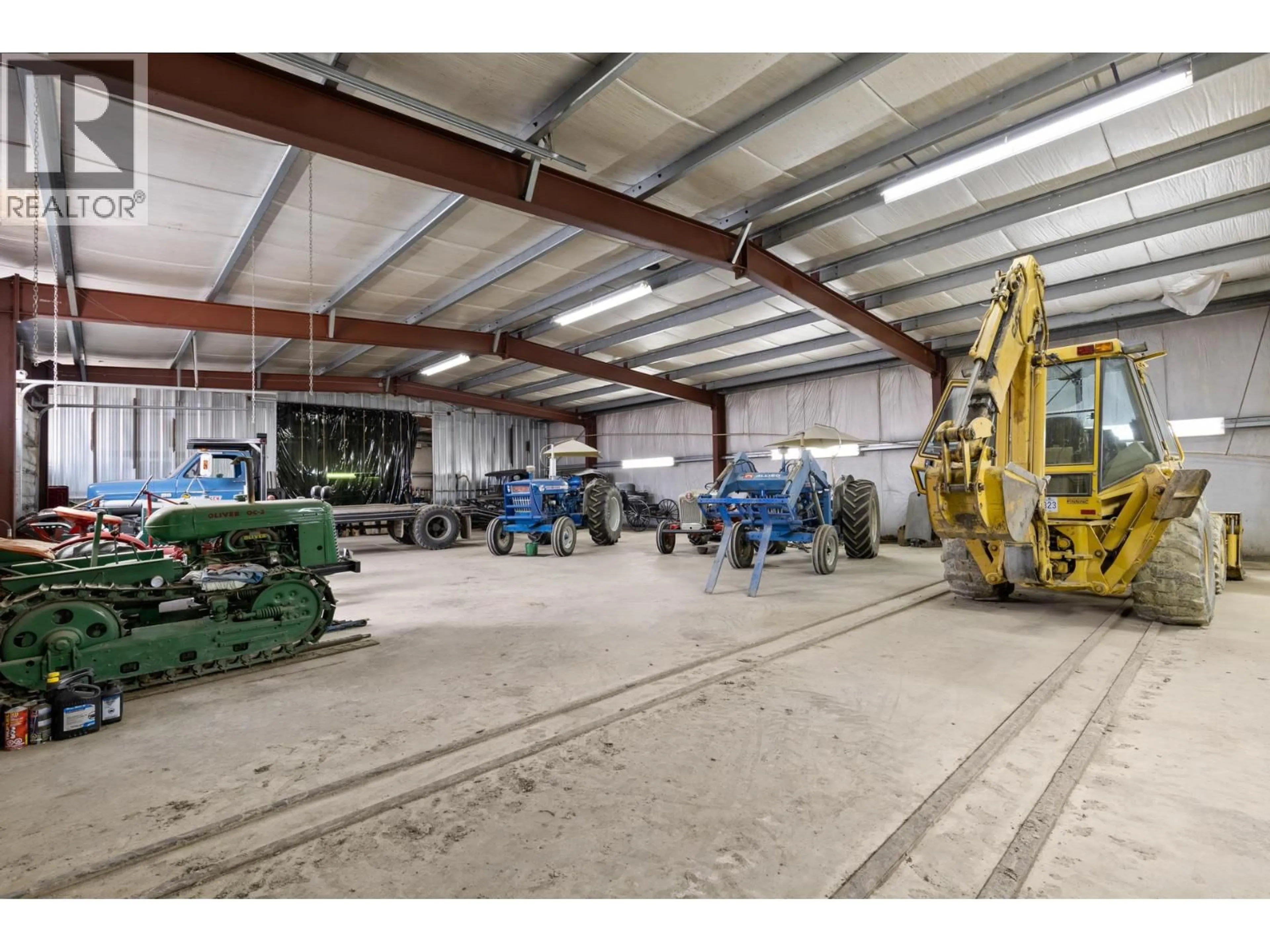 Indoor garage for 6210 50 STREET NORTHEAST, Salmon Arm British Columbia V1E3A6