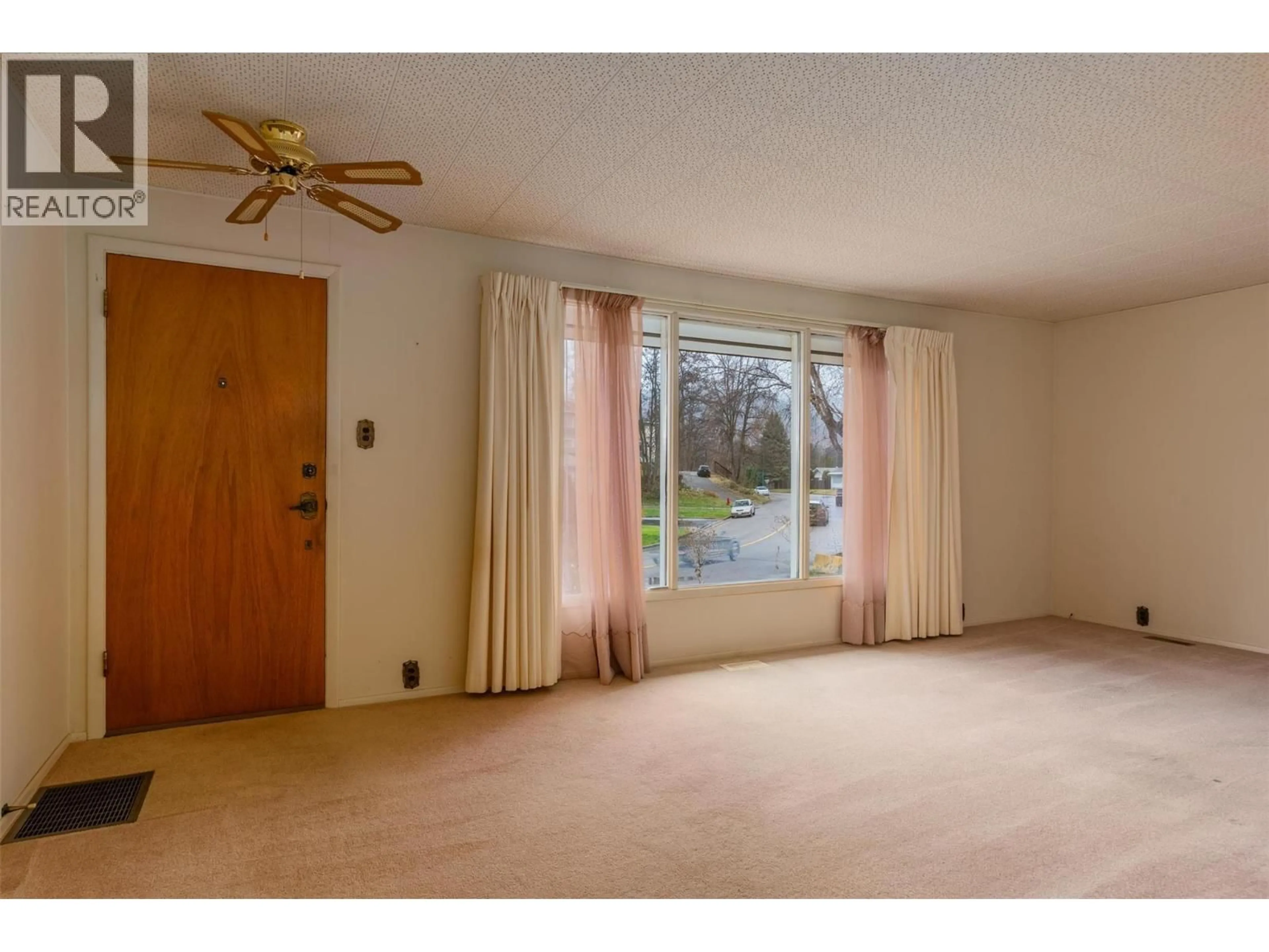 A pic of a room for 39 HILLSIDE DRIVE, Trail British Columbia V1R1G7