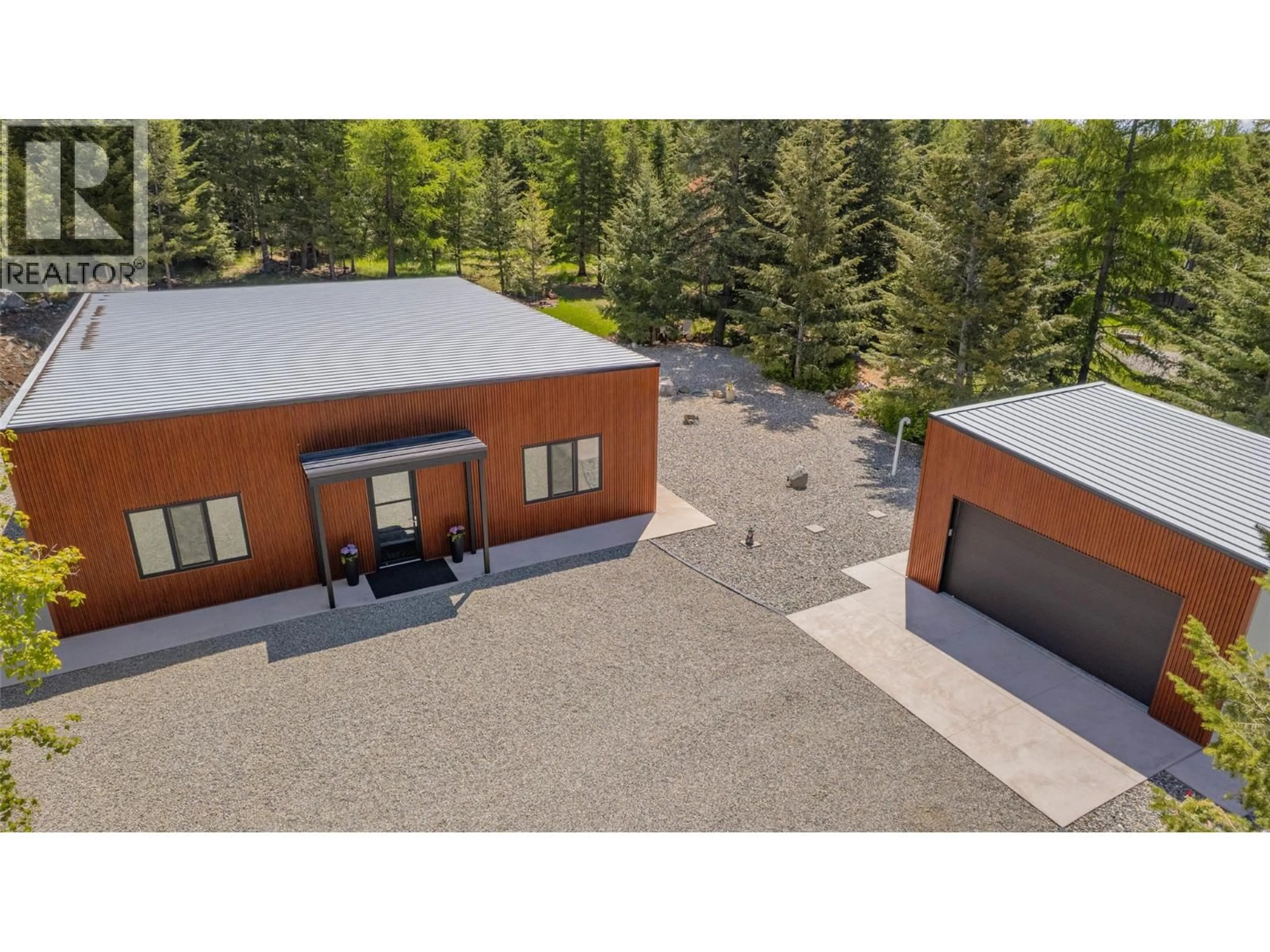 A pic from outside/outdoor area/front of a property/back of a property/a pic from drone, unknown for 1324 TIMBERWOLF TRAIL ROAD, Bridesville British Columbia V0H1Y0