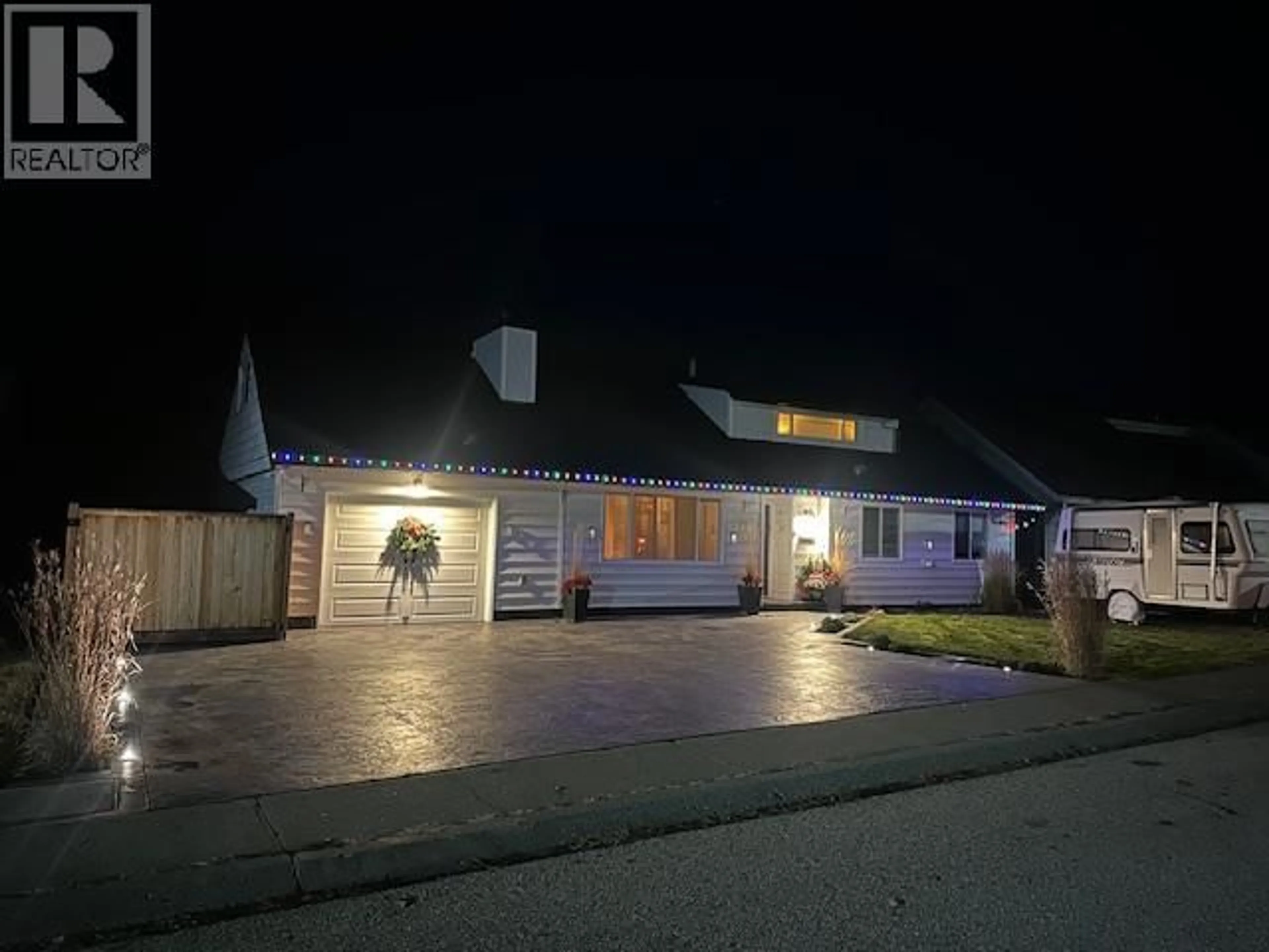 A pic from outside/outdoor area/front of a property/back of a property/a pic from drone, street for 2426 OMINECA DRIVE, Kamloops British Columbia V2E1V6