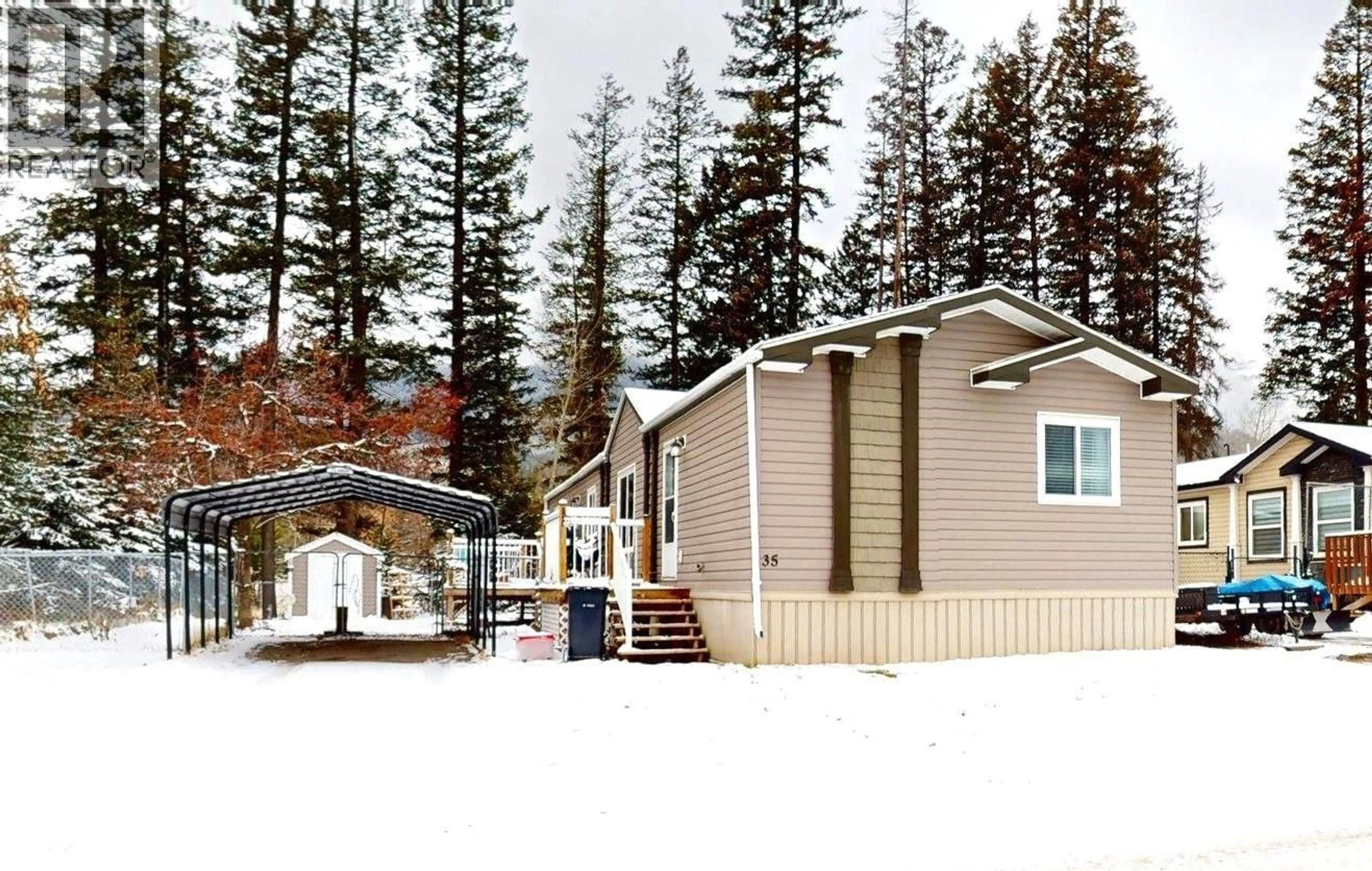 Home with vinyl exterior material, mountain view for 35 WILDERNESS HEIGHTS WAY, Elkford British Columbia V0B1H0