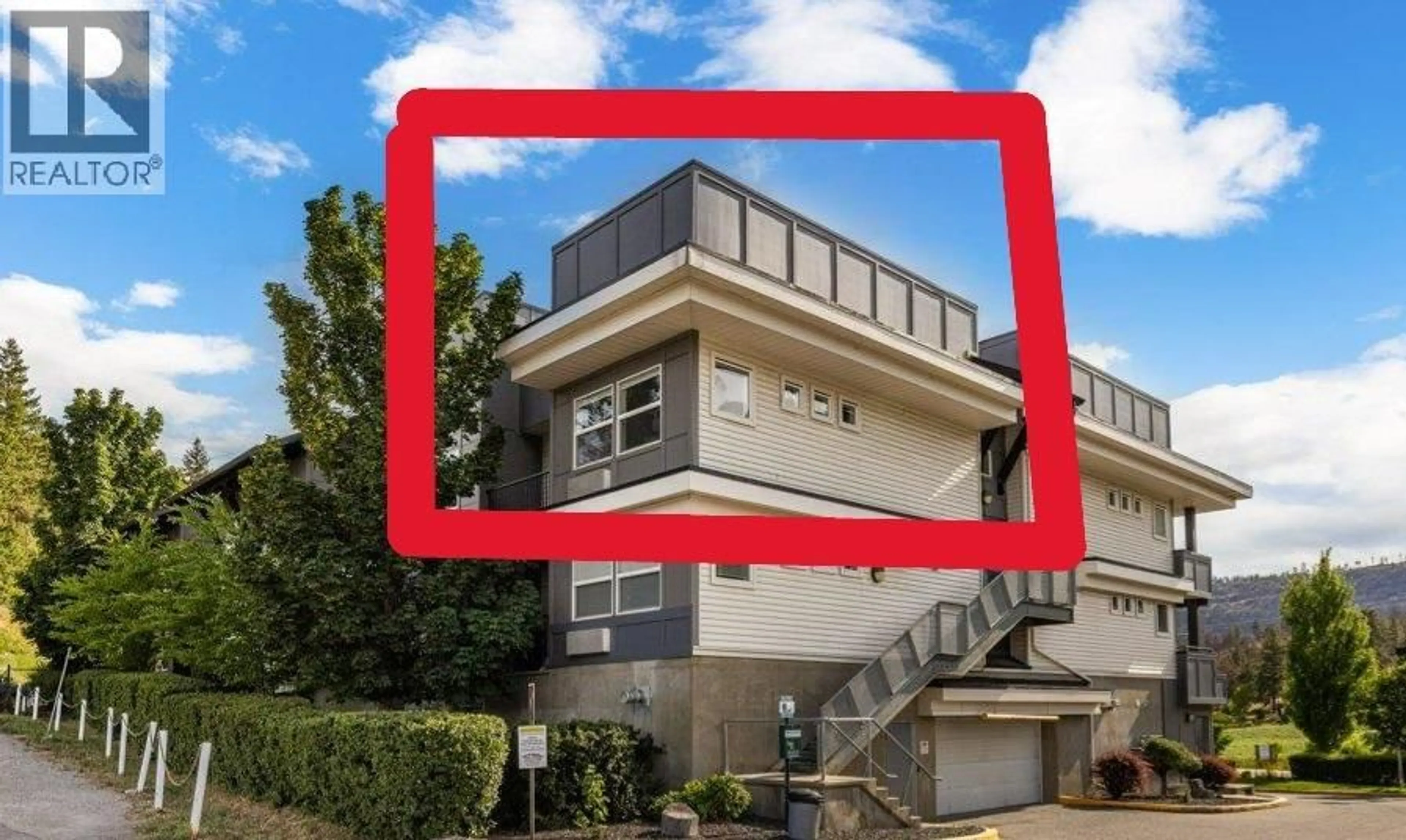 Home with vinyl exterior material, building for 308 - 1479 GLENMORE ROAD NORTH, Kelowna British Columbia V1V2C5