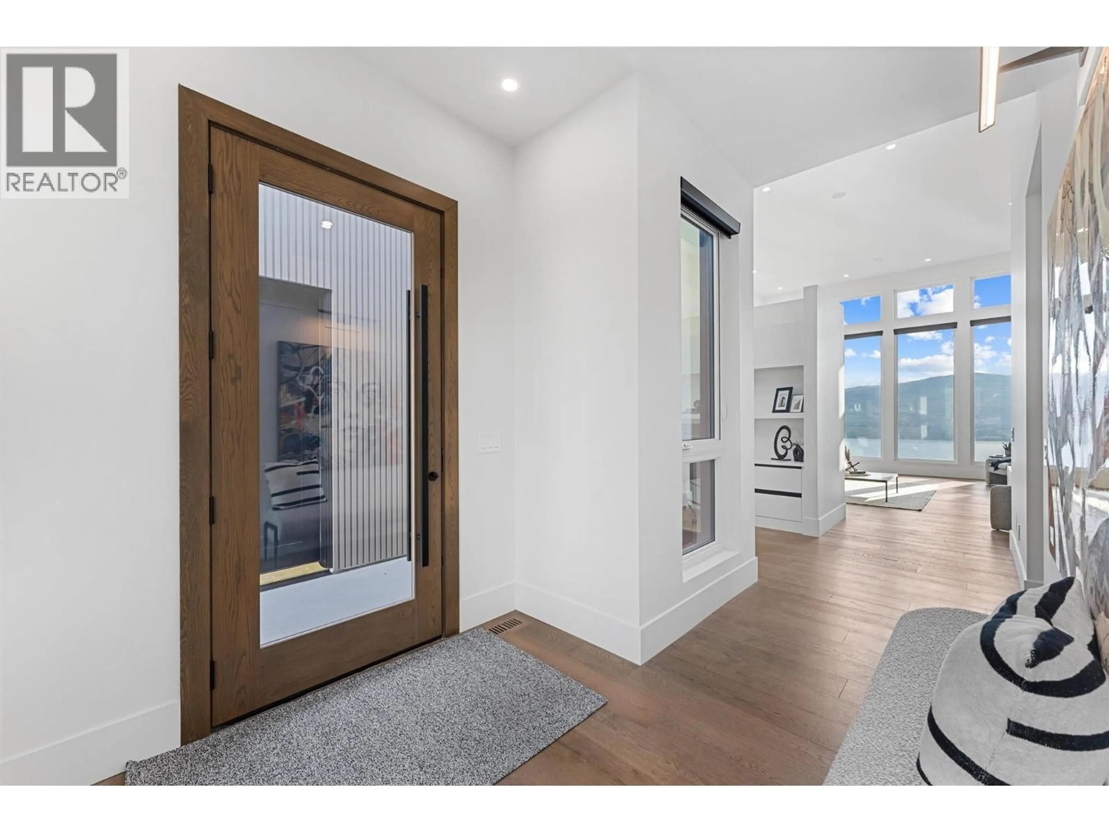 Indoor entryway for 1363 VINEYARD DRIVE, West Kelowna British Columbia V4T0E9