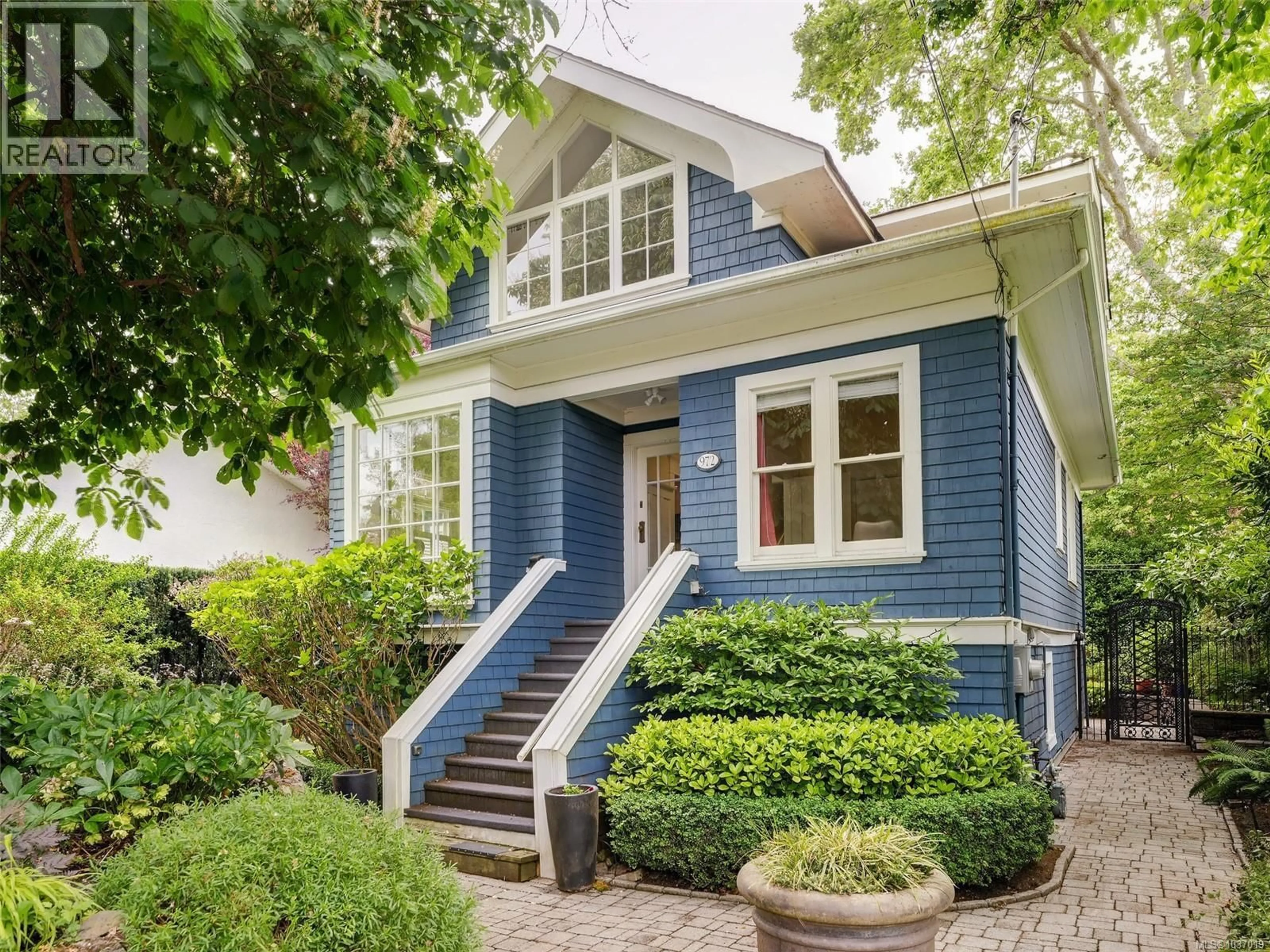 Unknown for 972 WILMER STREET, Victoria British Columbia V8S4B7