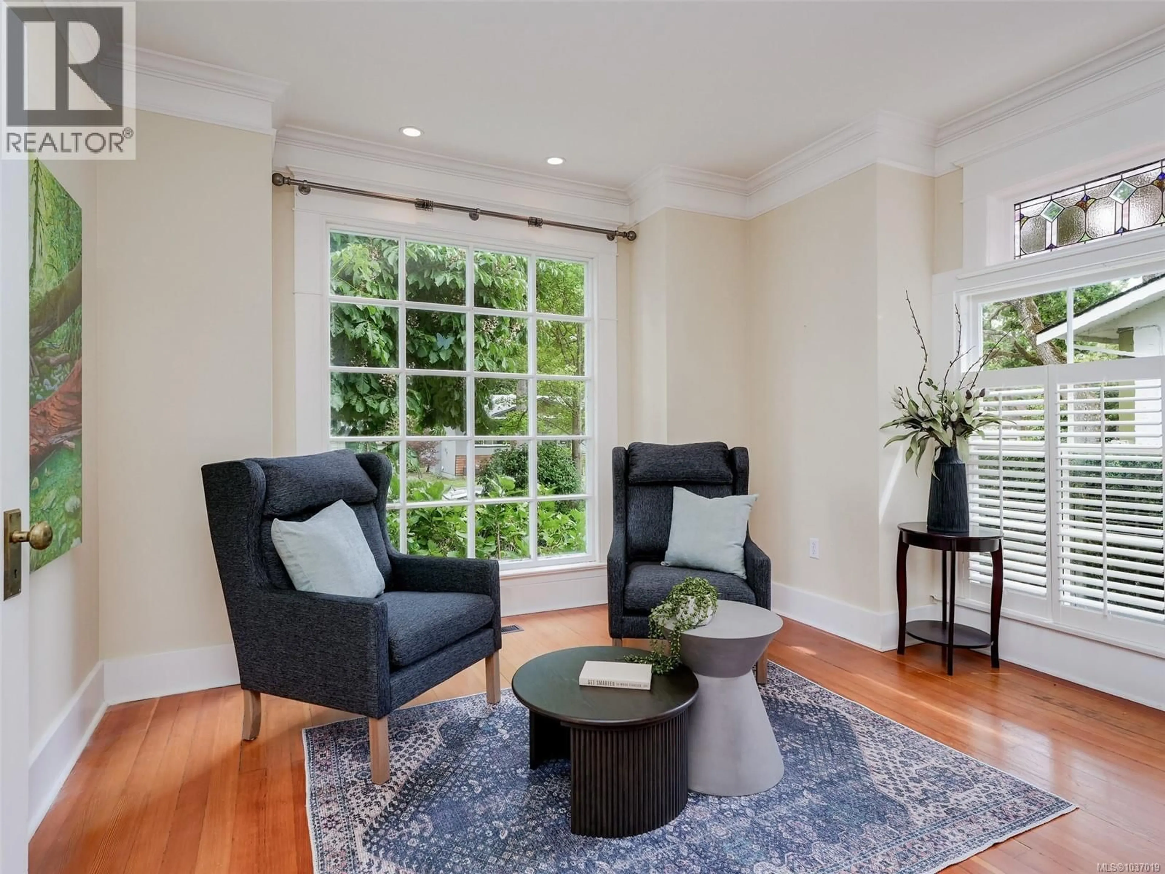 Unknown for 972 WILMER STREET, Victoria British Columbia V8S4B7