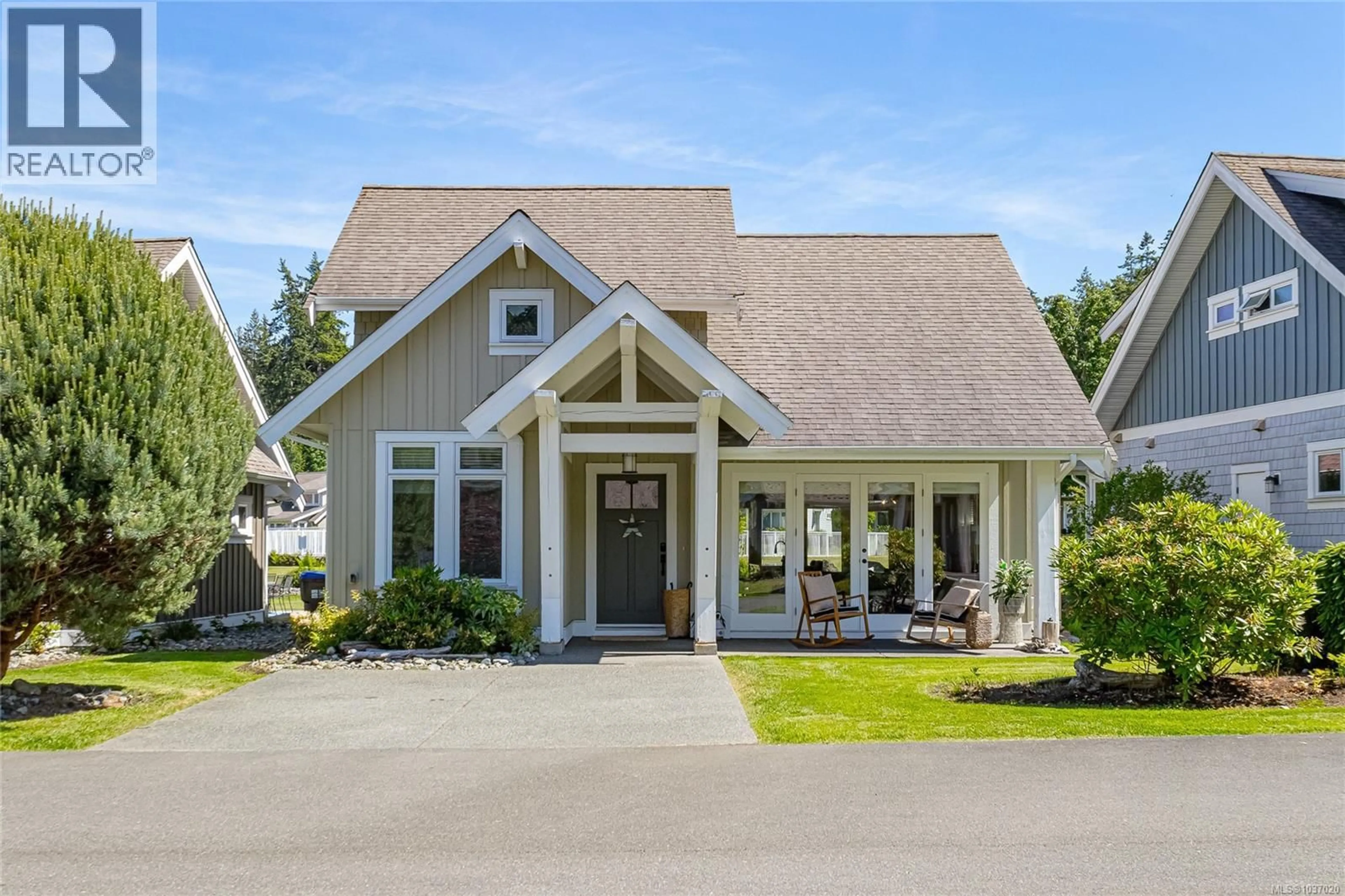 Home with vinyl exterior material, street for 15 - 5251 ISLAND HIGHWAY WEST, Qualicum Beach British Columbia V9K2C1