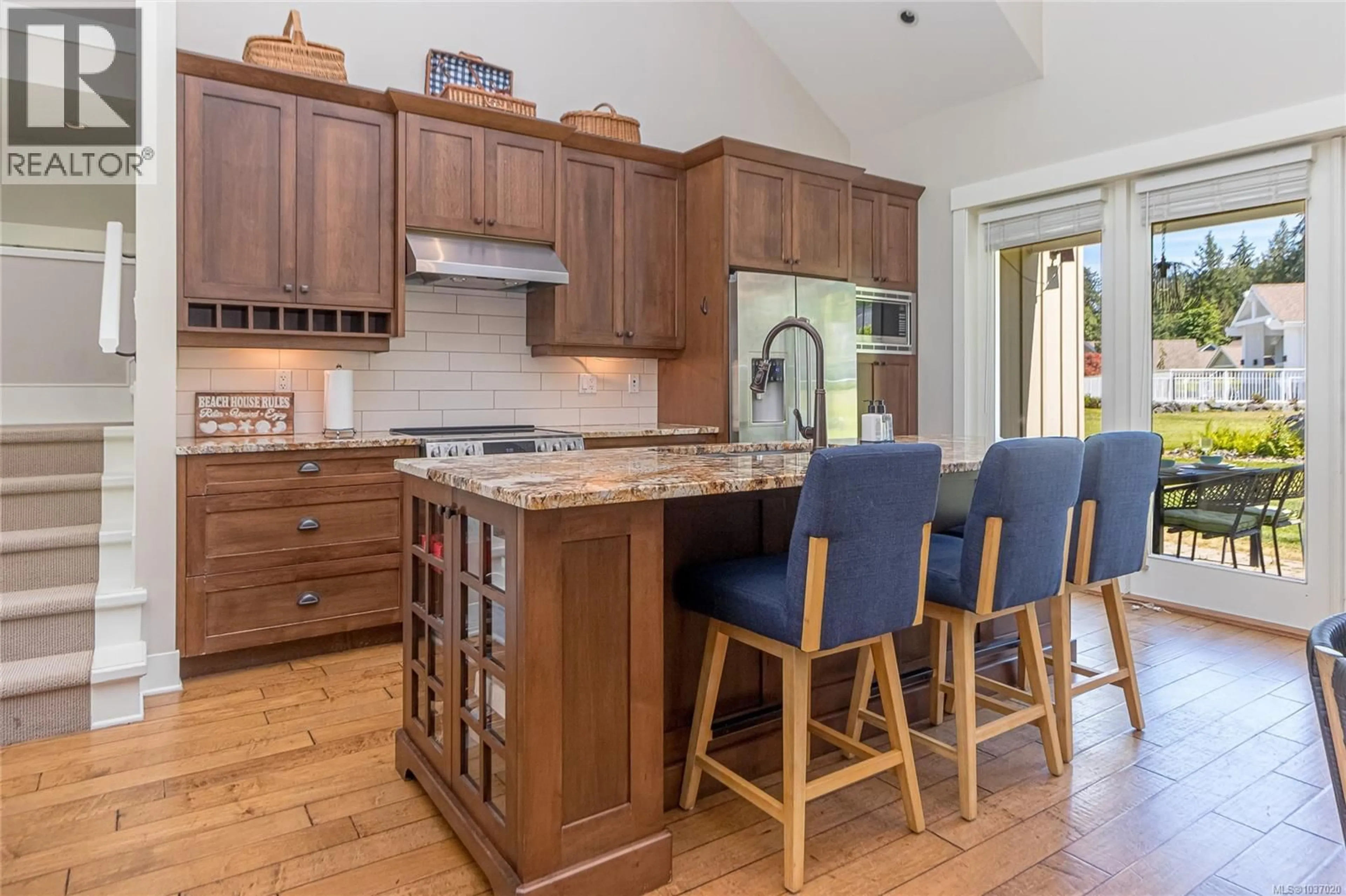 Open concept kitchen, unknown for 15 - 5251 ISLAND HIGHWAY WEST, Qualicum Beach British Columbia V9K2C1