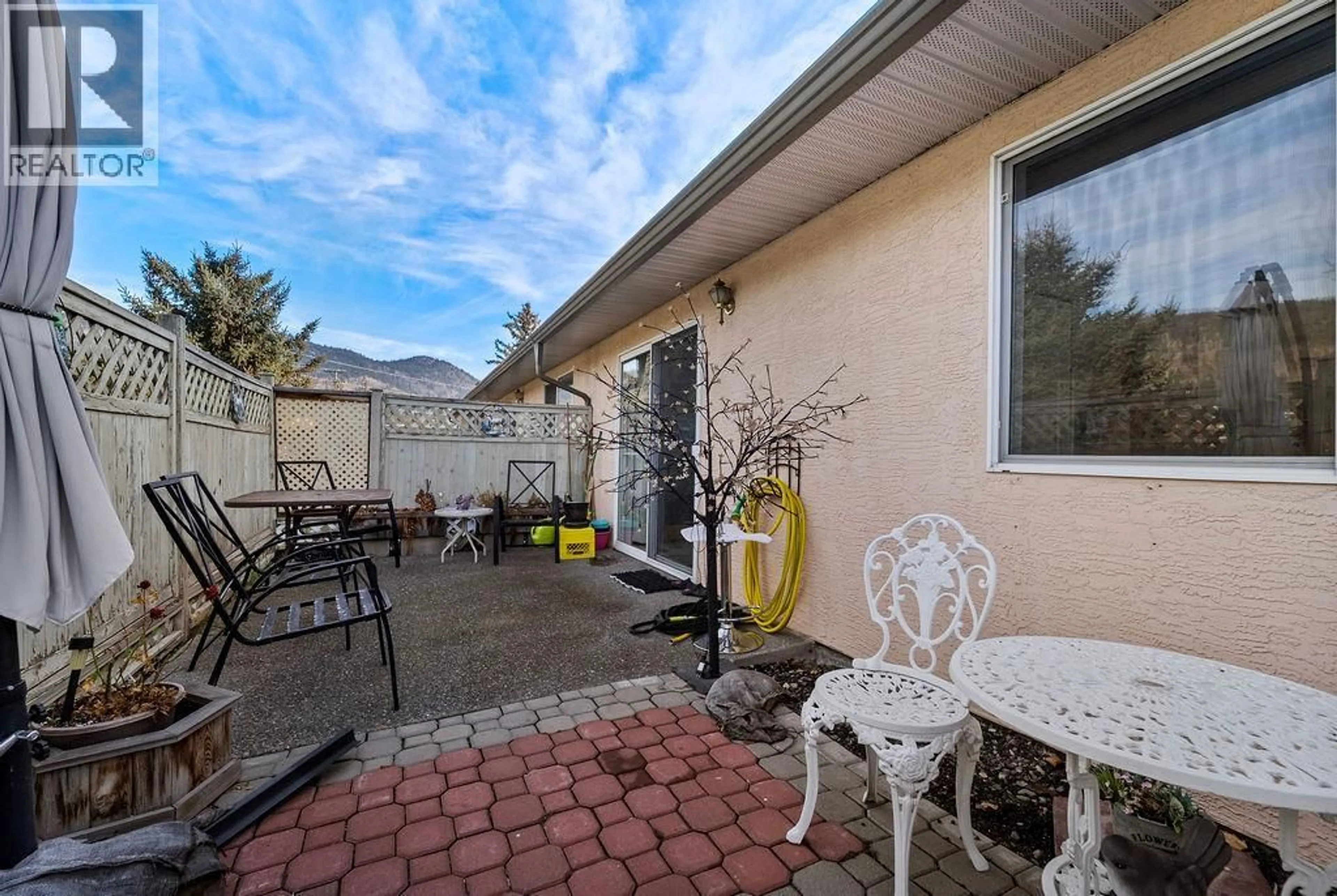 Patio, street for 15 - 2760 VOGHT STREET, Merritt British Columbia V1K1C8