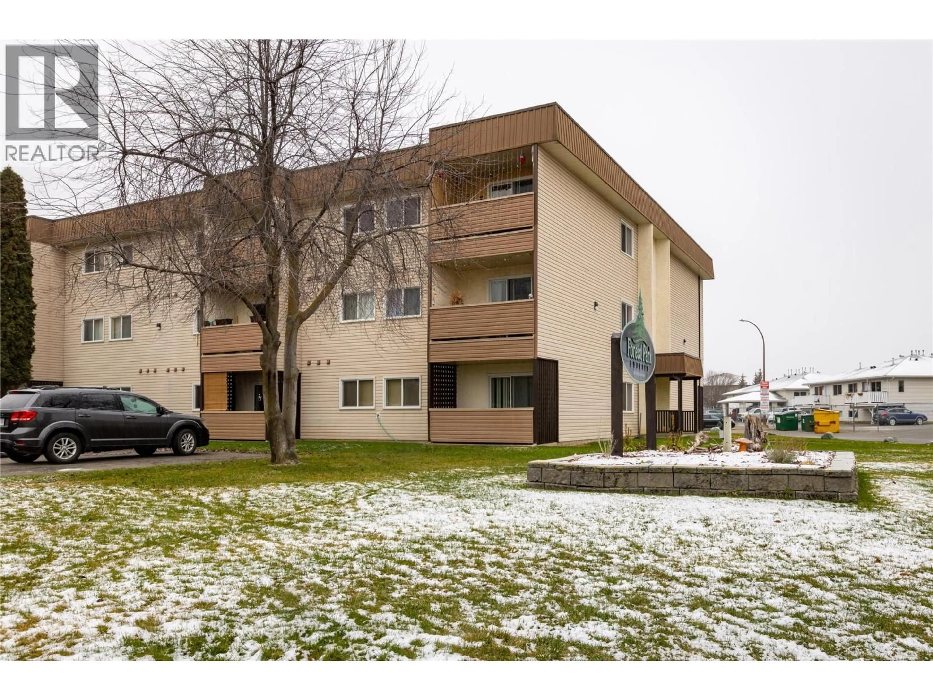 Patio, street for 1009 - 2501 12TH STREET NORTH, Cranbrook British Columbia V1C5X3