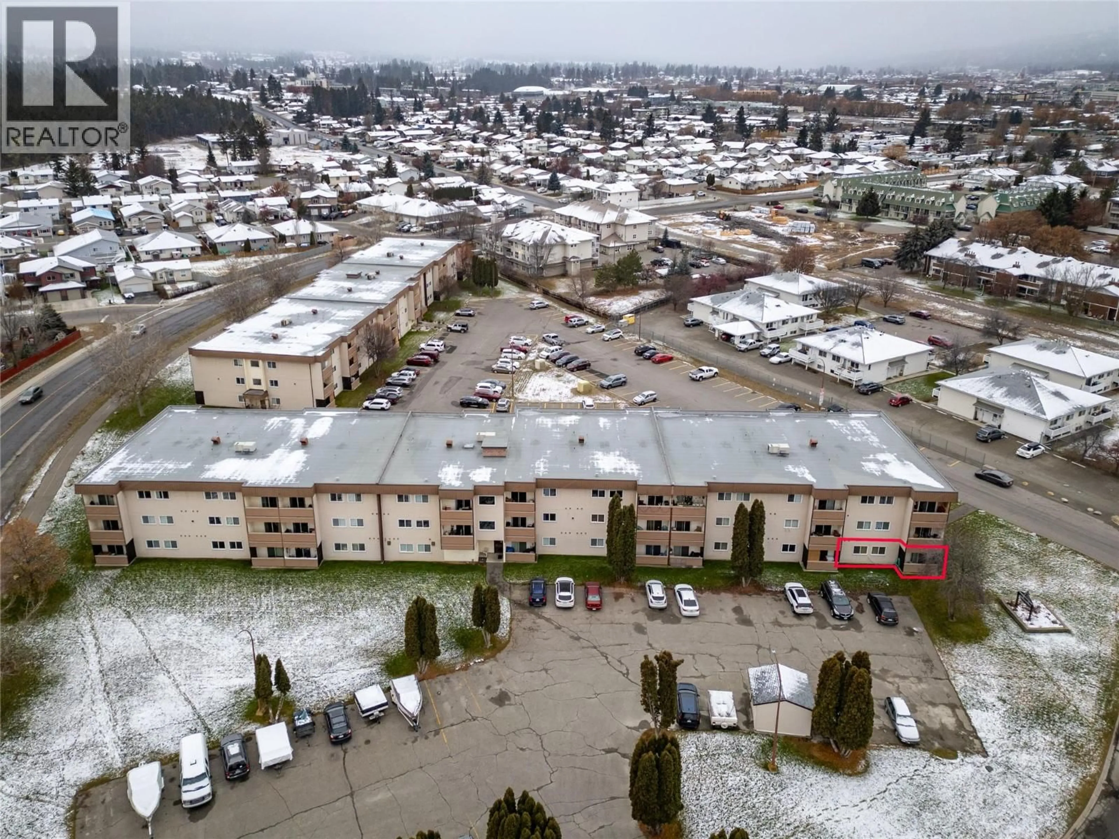 A pic from outside/outdoor area/front of a property/back of a property/a pic from drone, street for 1009 - 2501 12TH STREET NORTH, Cranbrook British Columbia V1C5X3