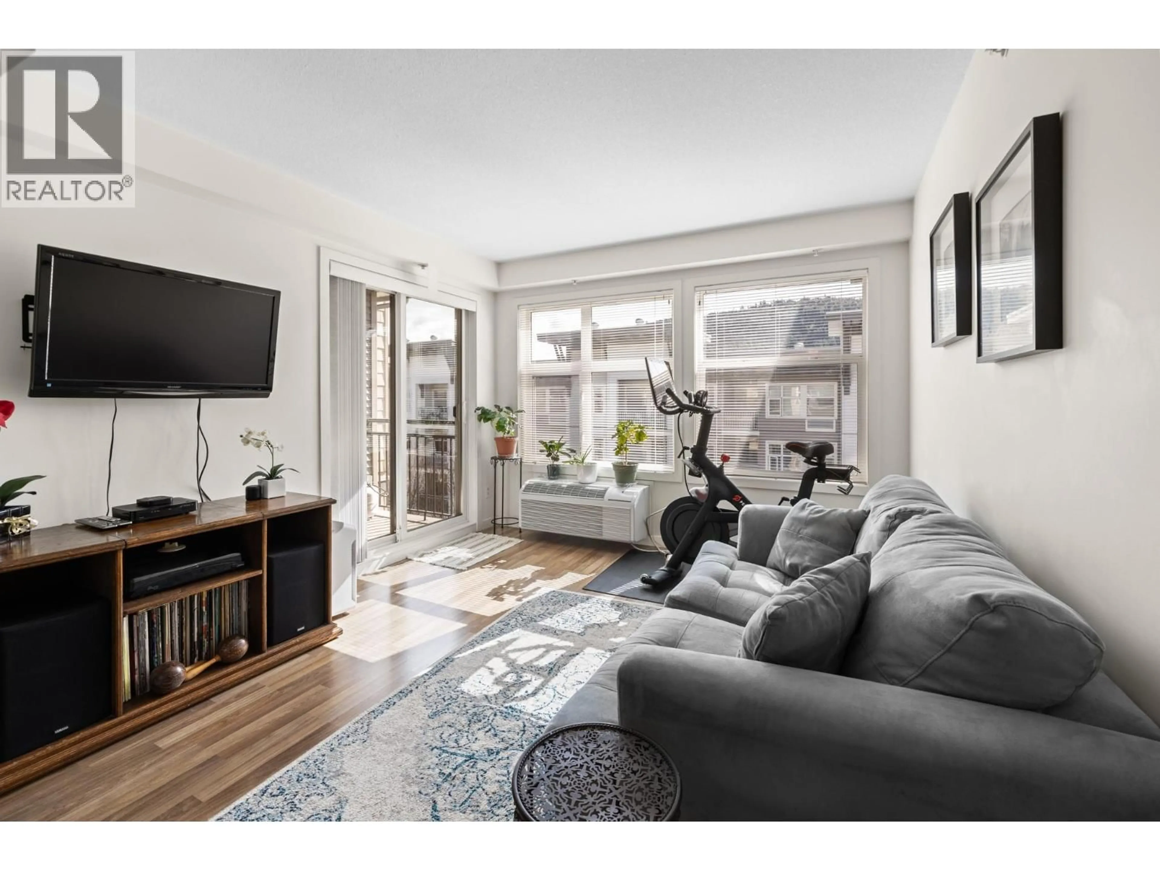 Living room with furniture, unknown for 406 - 547 YATES ROAD, Kelowna British Columbia V1V2T9