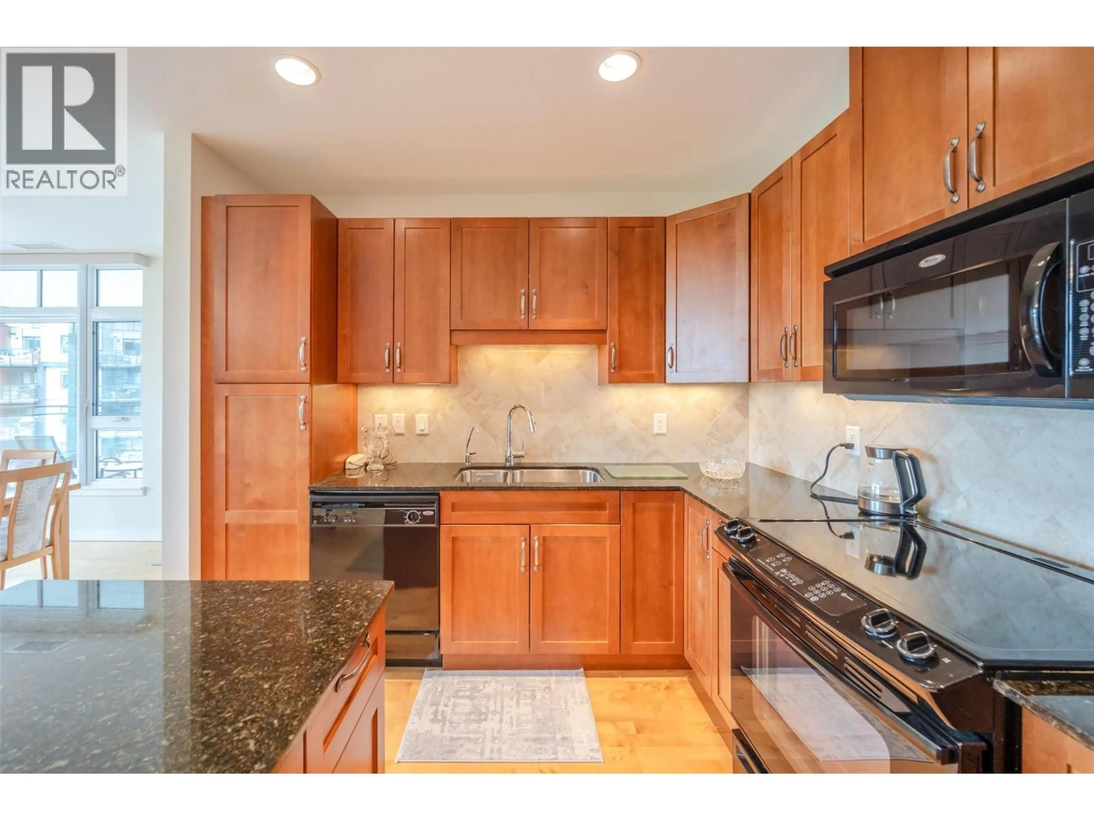 Standard kitchen, ceramic/tile floor for 406 - 3301 SKAHA LAKE ROAD, Penticton British Columbia V2A6G6