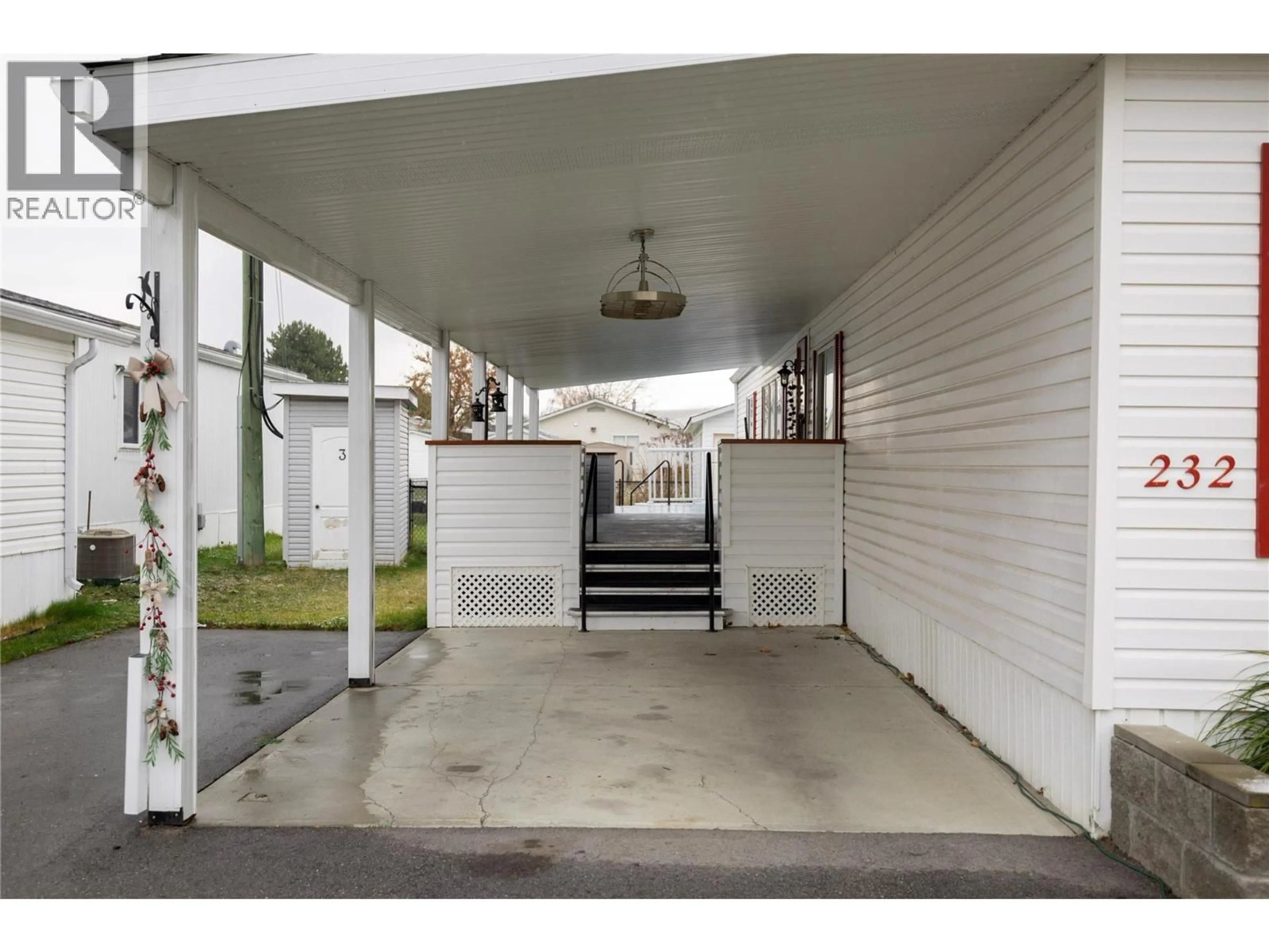 Indoor garage for 232 - 6710 TRONSON ROAD, Vernon British Columbia V1H1X6