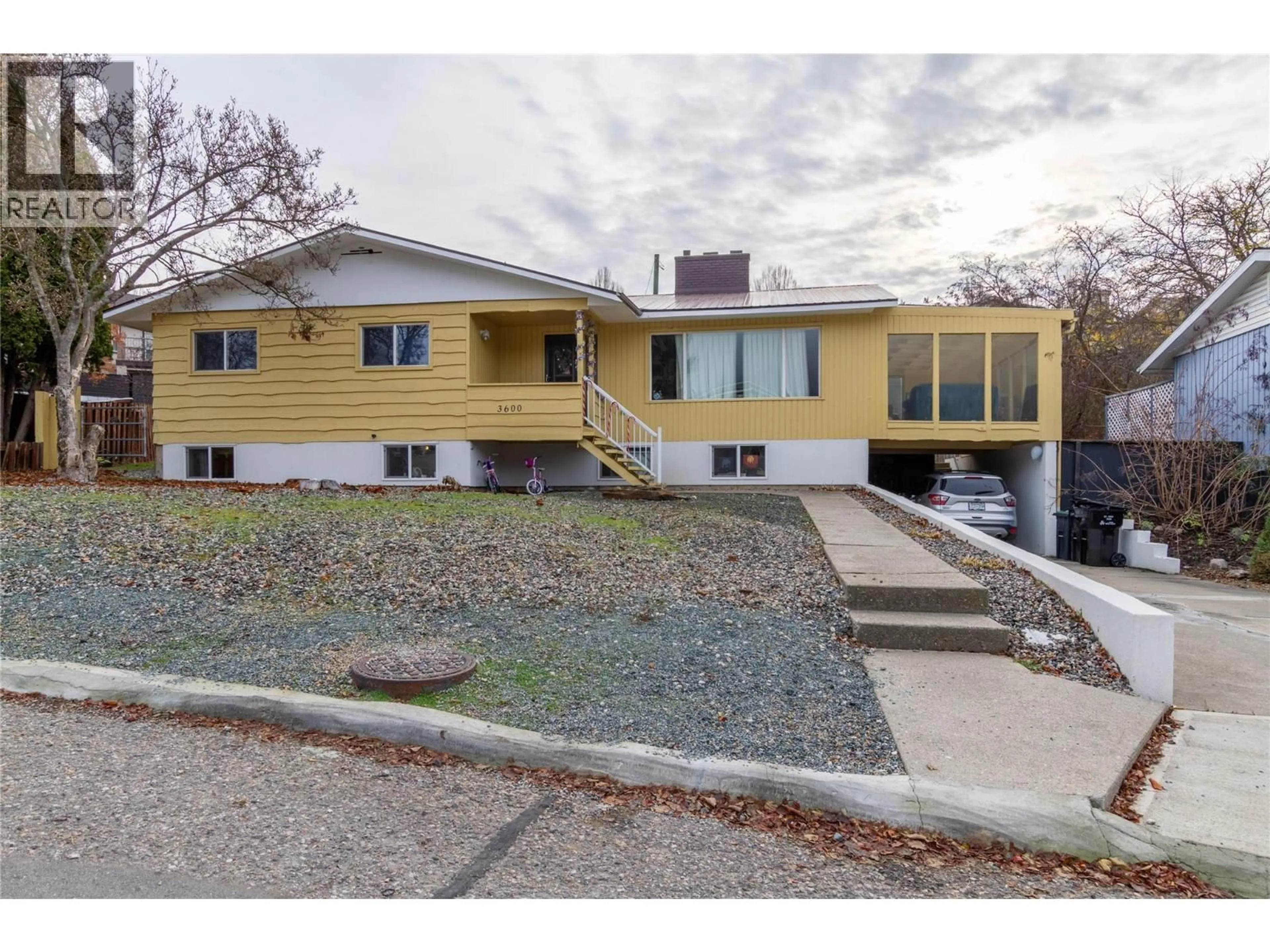 Home with vinyl exterior material, street for 3600 37 AVENUE, Vernon British Columbia V1T2Y6