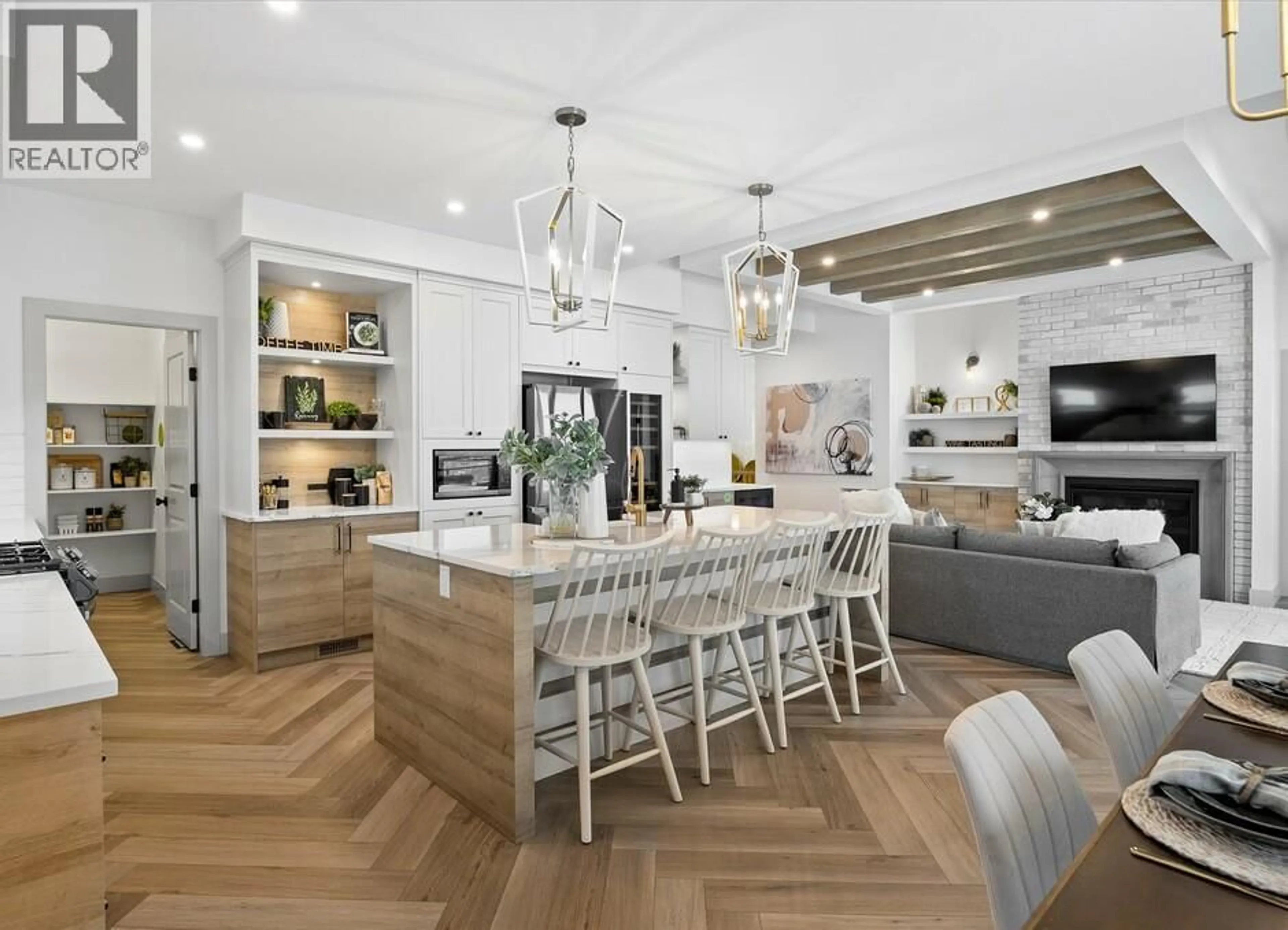 Open concept kitchen, unknown for 1062 EMSLIE STREET, Kelowna British Columbia V1W0C3