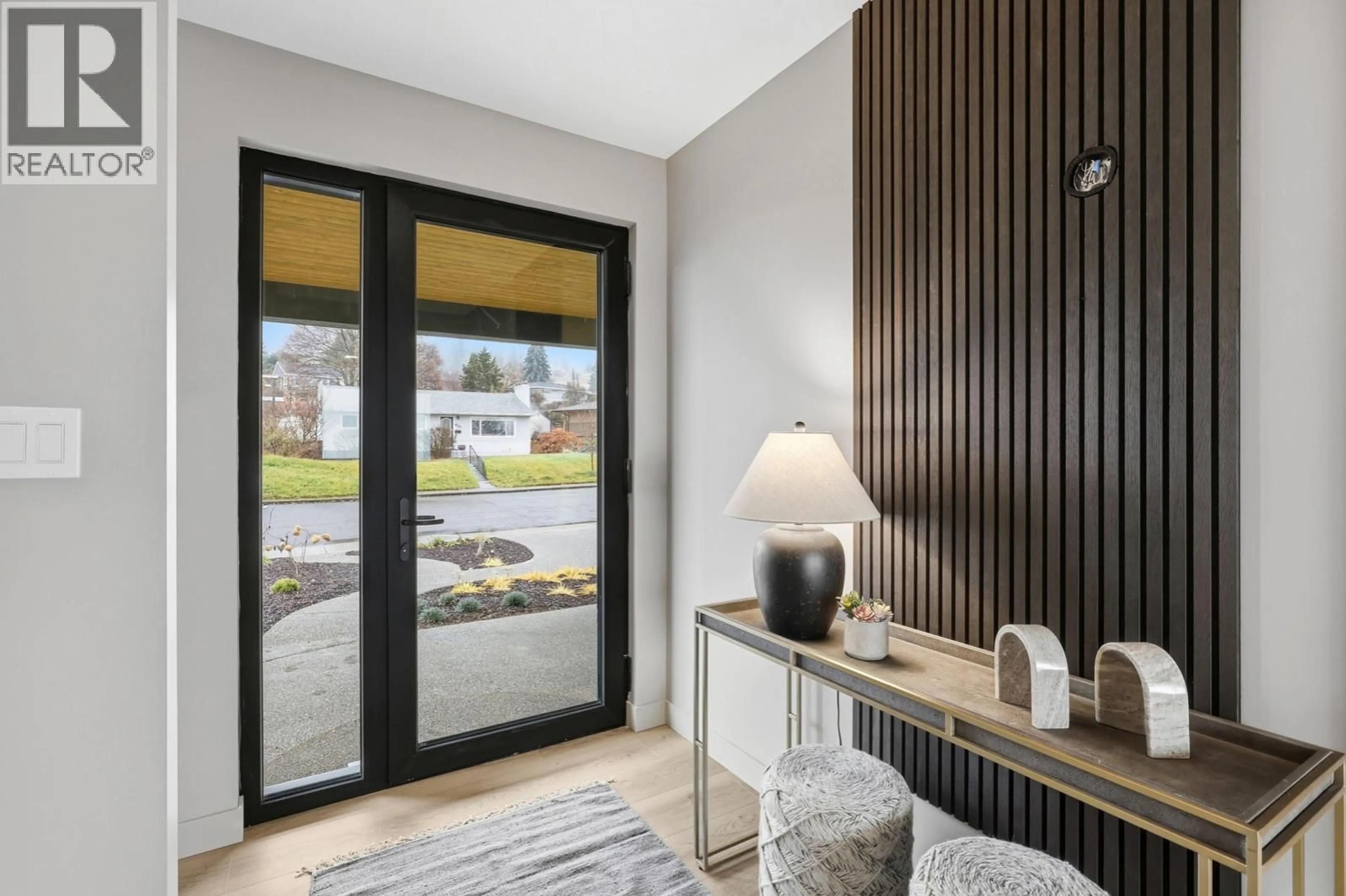 Indoor entryway for 614 COWAN STREET, Kamloops British Columbia V2C3G4