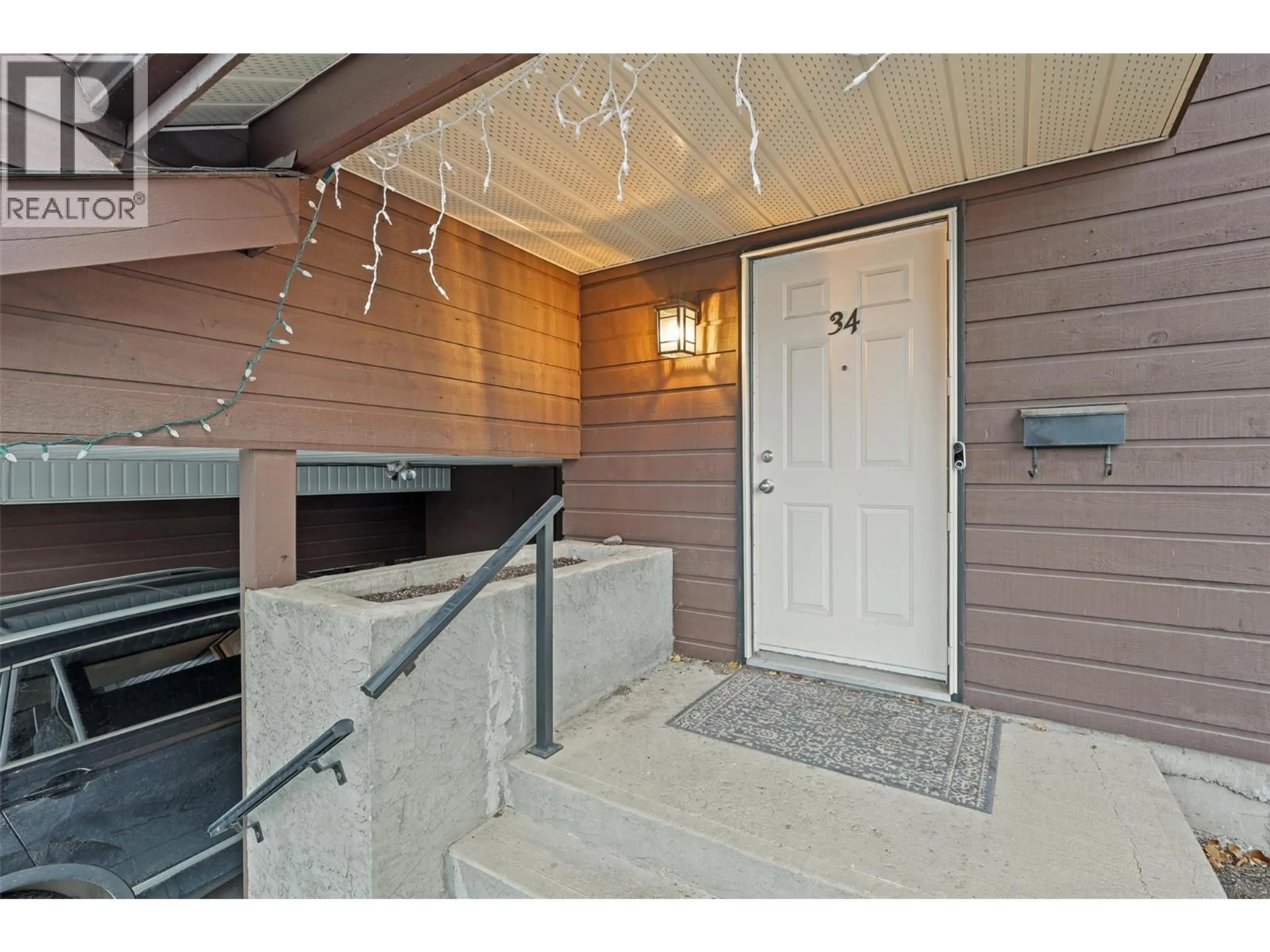 Indoor entryway for 34 - 1155 HUGH ALLAN DRIVE, Kamloops British Columbia V1S1B4